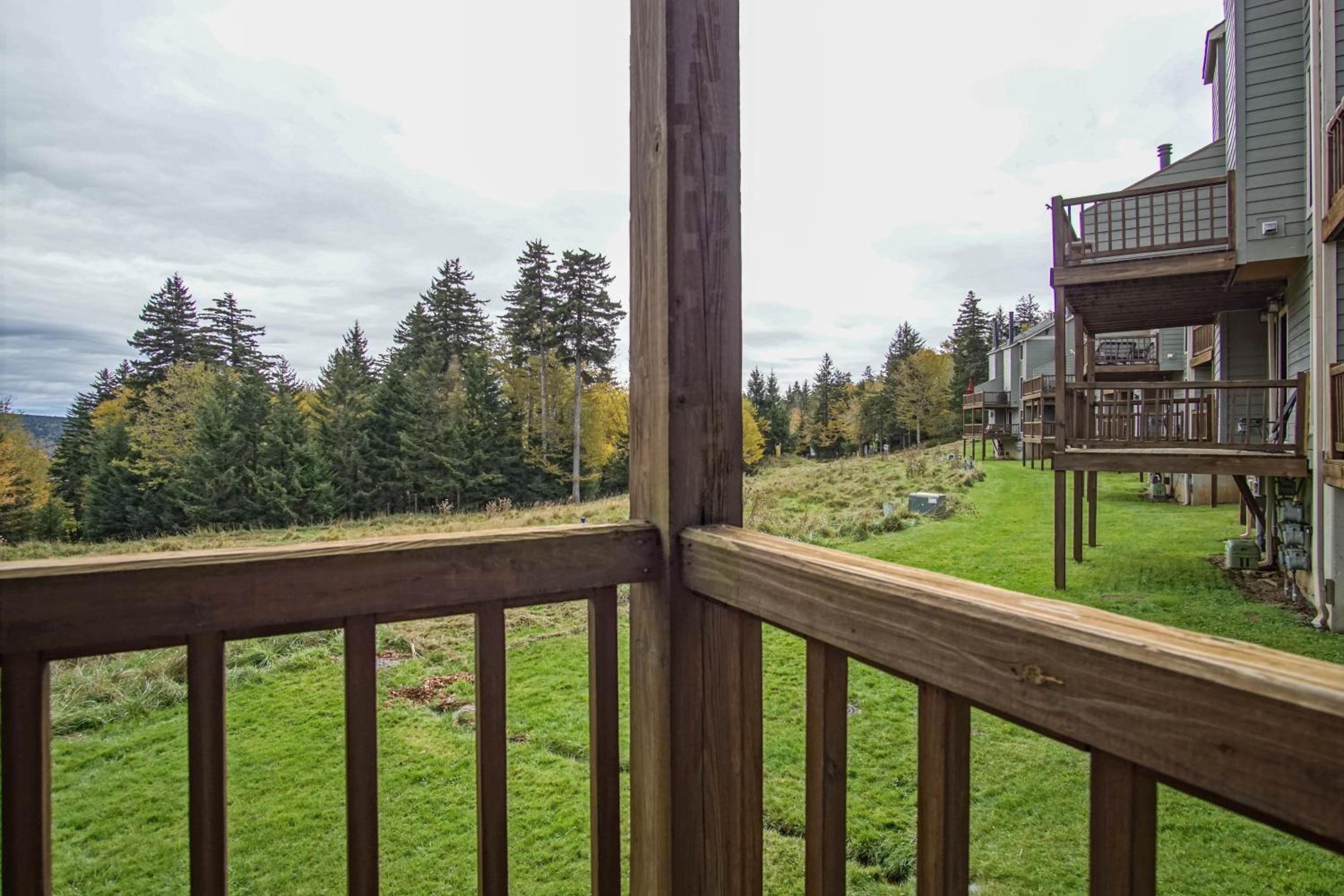 1 Br: Powderidge 30:Slope Side, Pet Friendly end unit on Shuttle Route