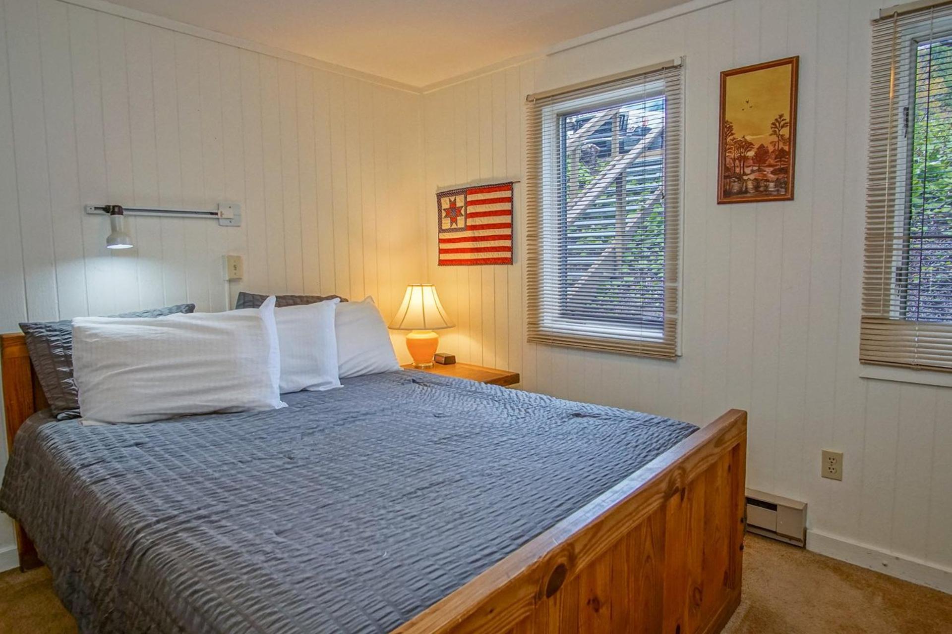 1 Br: Powderidge 30:Slope Side, Pet Friendly end unit on Shuttle Route