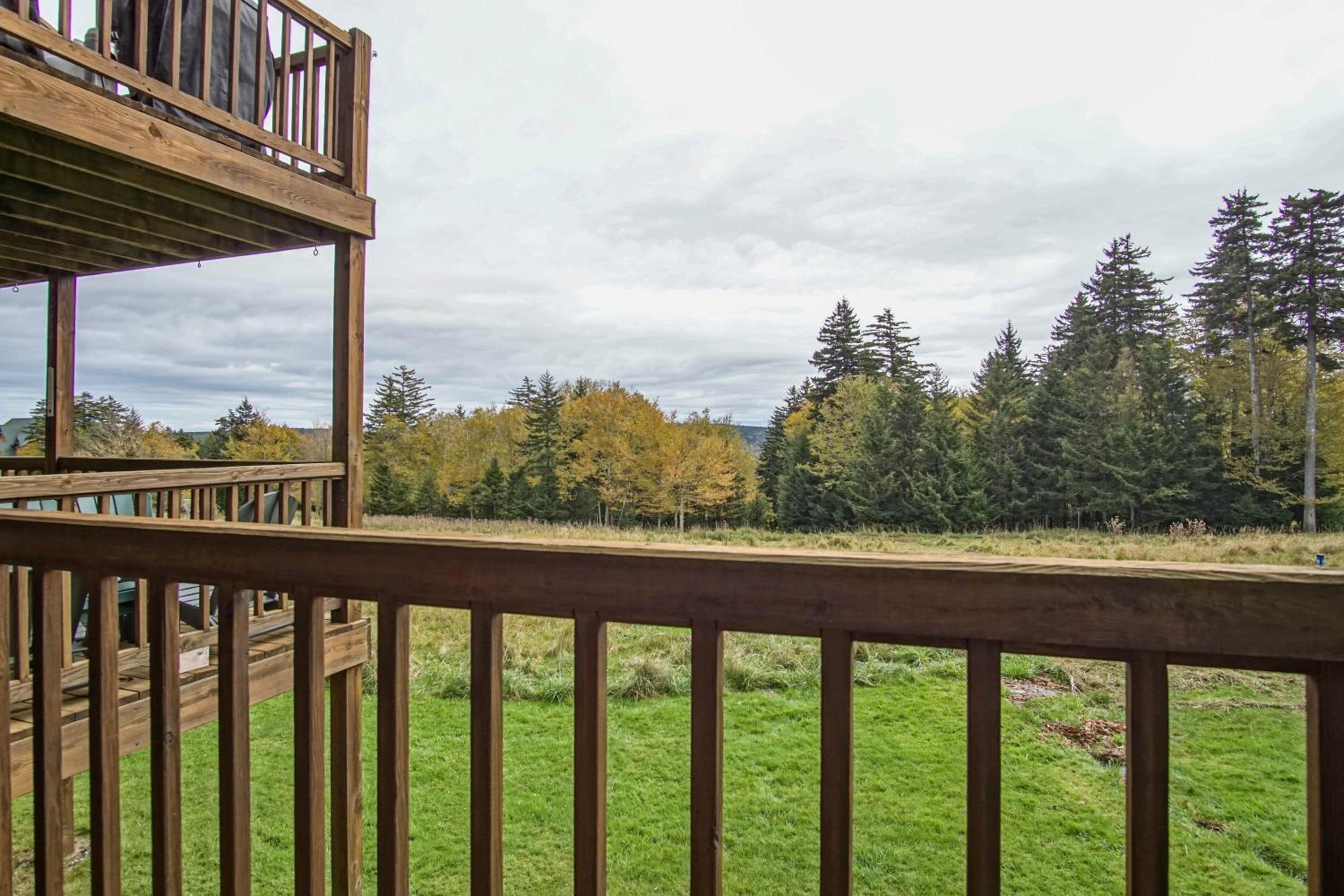 1 Br: Powderidge 30:Slope Side, Pet Friendly end unit on Shuttle Route