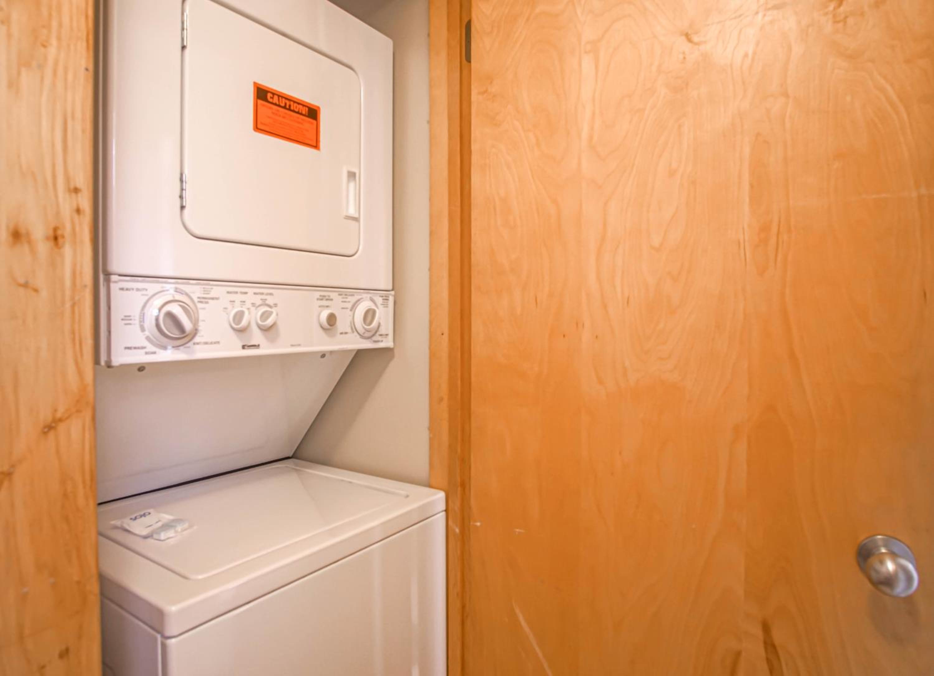 1 Br: Powderidge 30:Slope Side, Pet Friendly end unit on Shuttle Route