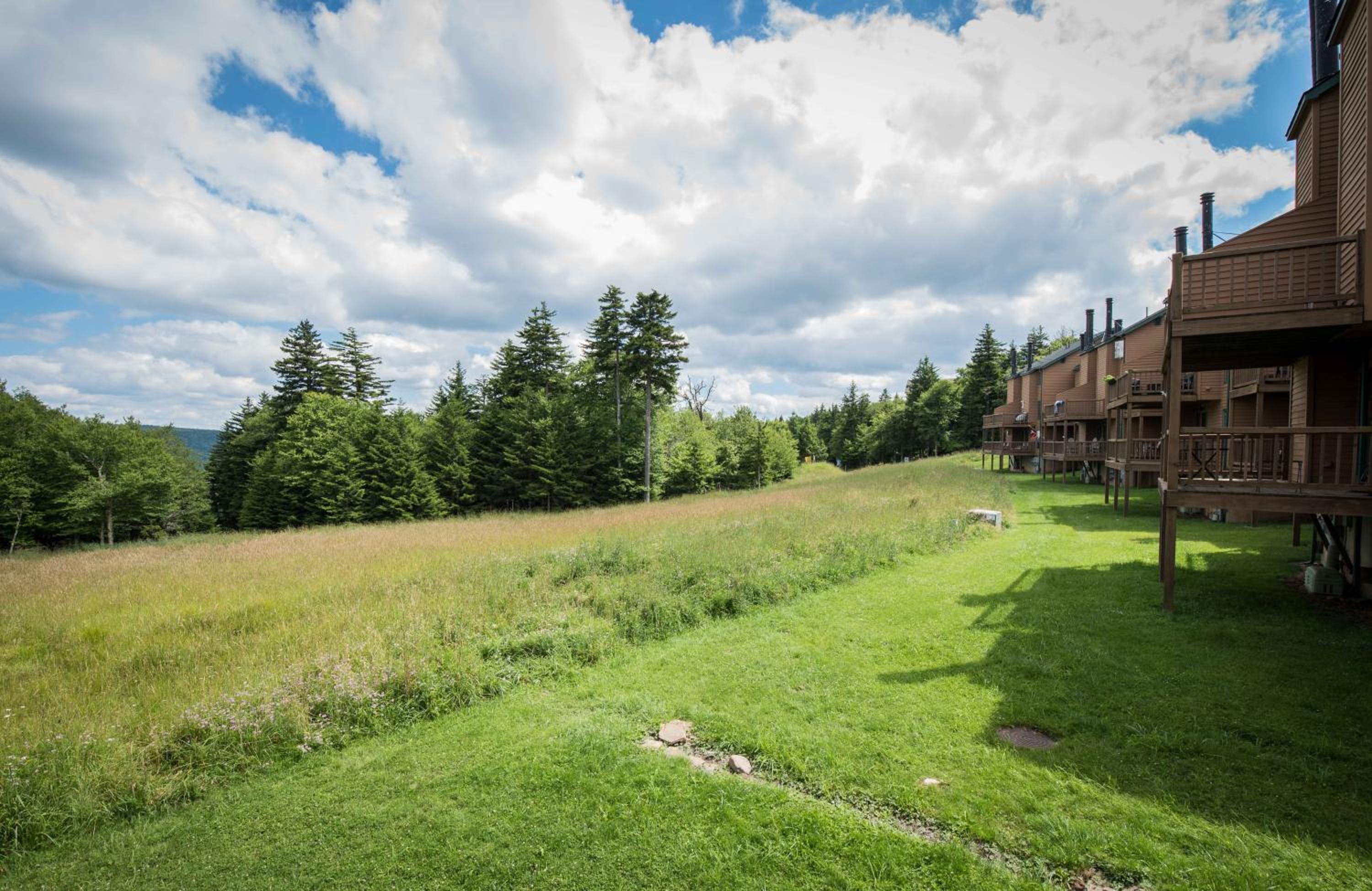 1 Br: Powderidge 30:Slope Side, Pet Friendly end unit on Shuttle Route