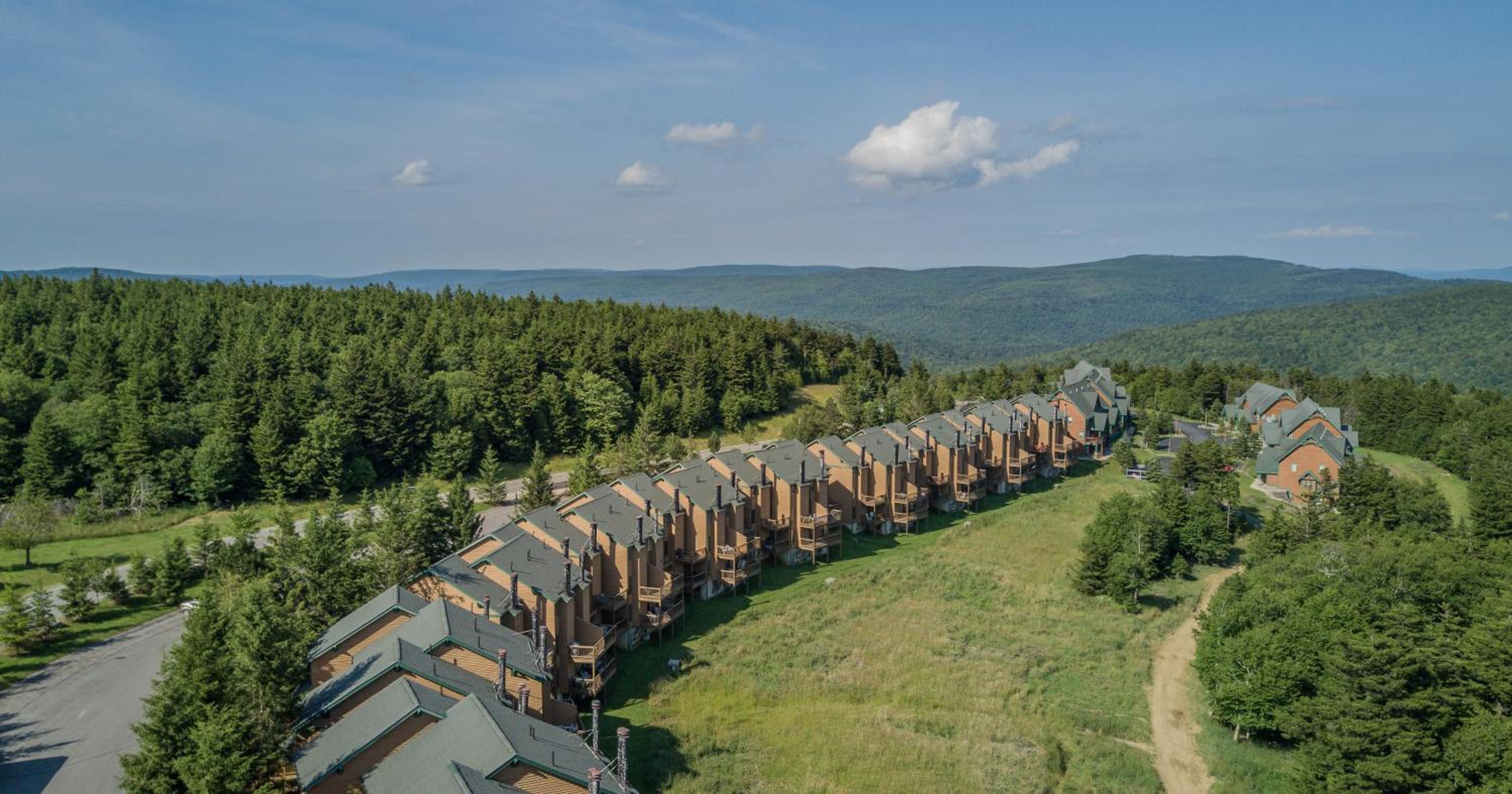 1 Br: Powderidge 30:Slope Side, Pet Friendly end unit on Shuttle Route