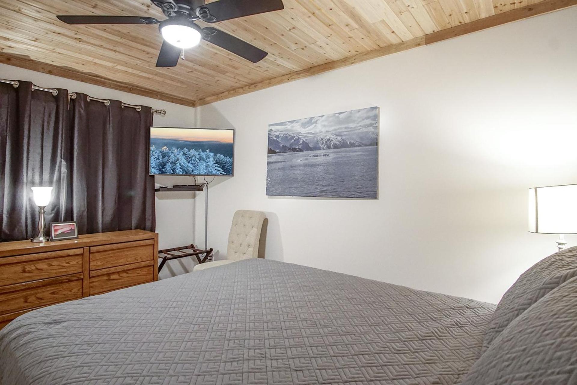 1 Br: Snowcrest 210B: Easy access to Widow Maker Territory