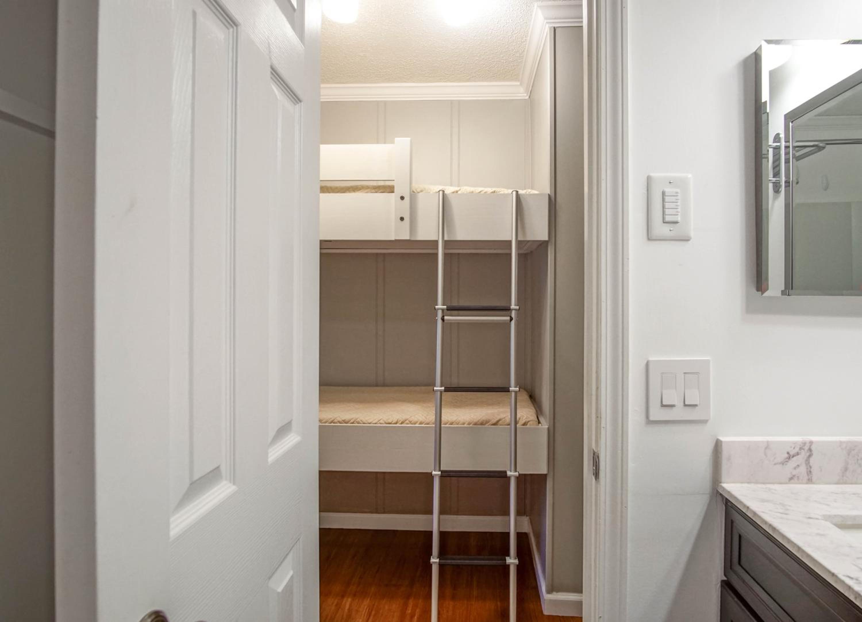 1 Br: Snowcrest 210B: Easy access to Widow Maker Territory