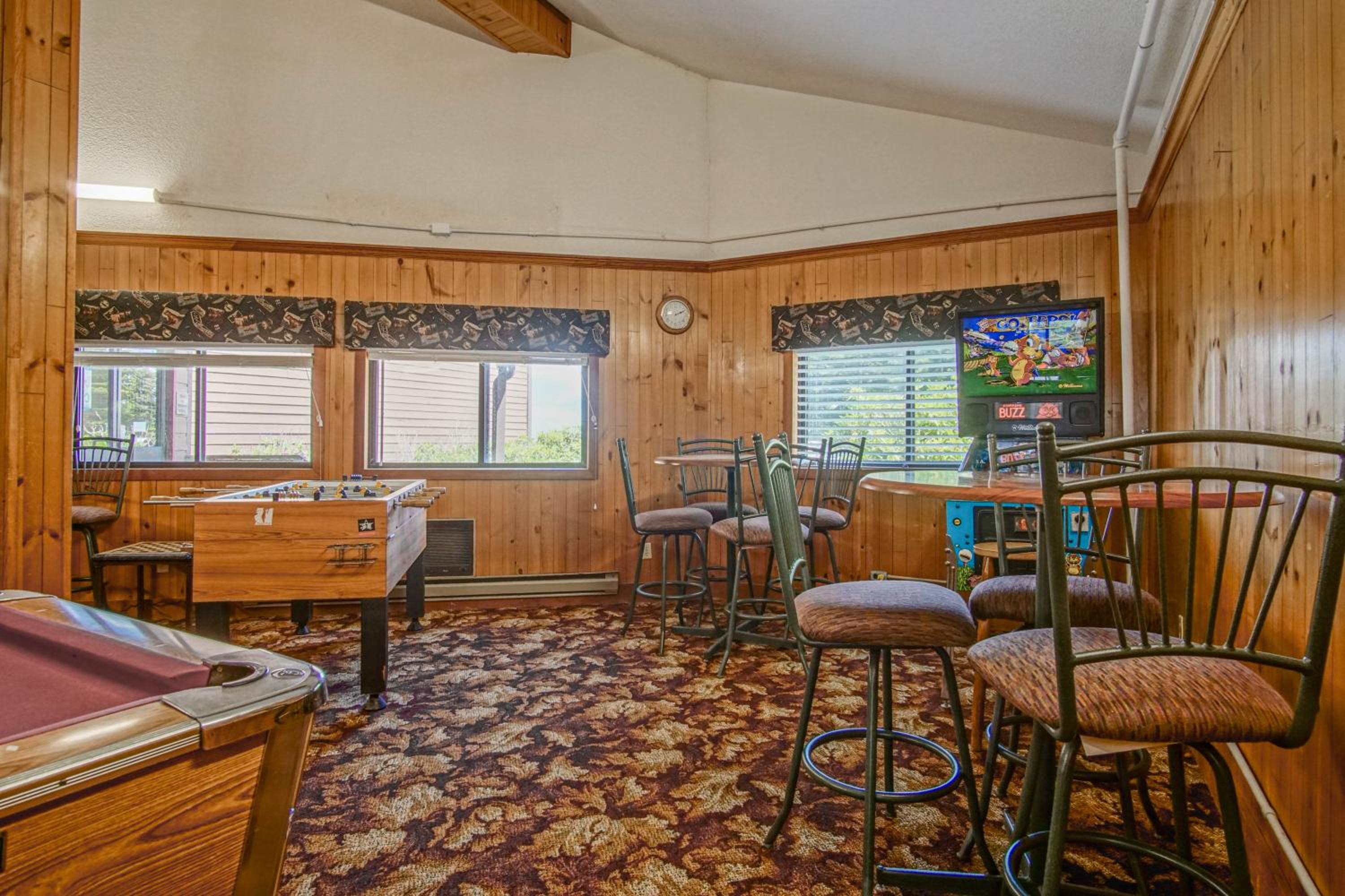 1 Br: Snowcrest 210B: Easy access to Widow Maker Territory