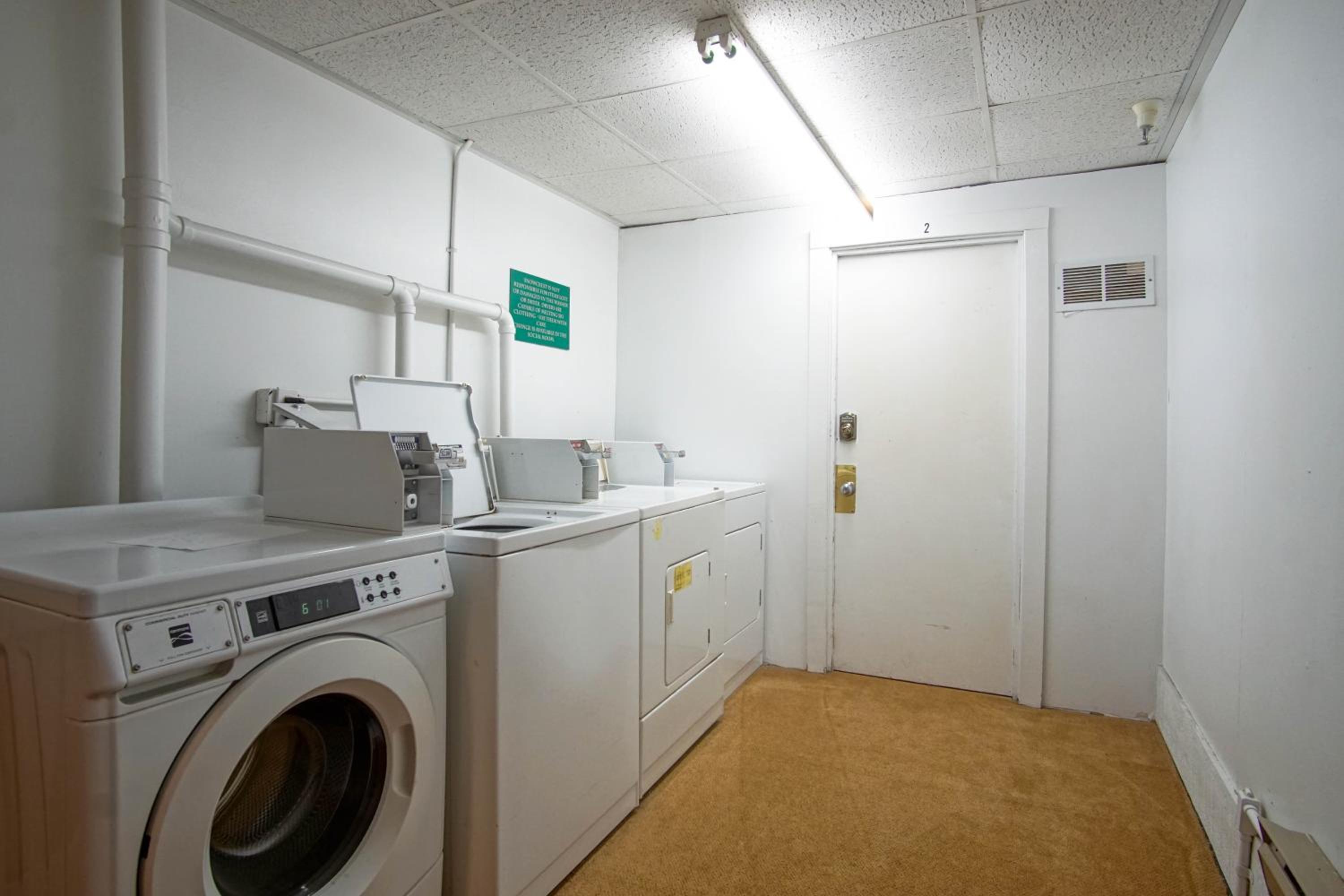 1 Br: Snowcrest 210B: Easy access to Widow Maker Territory