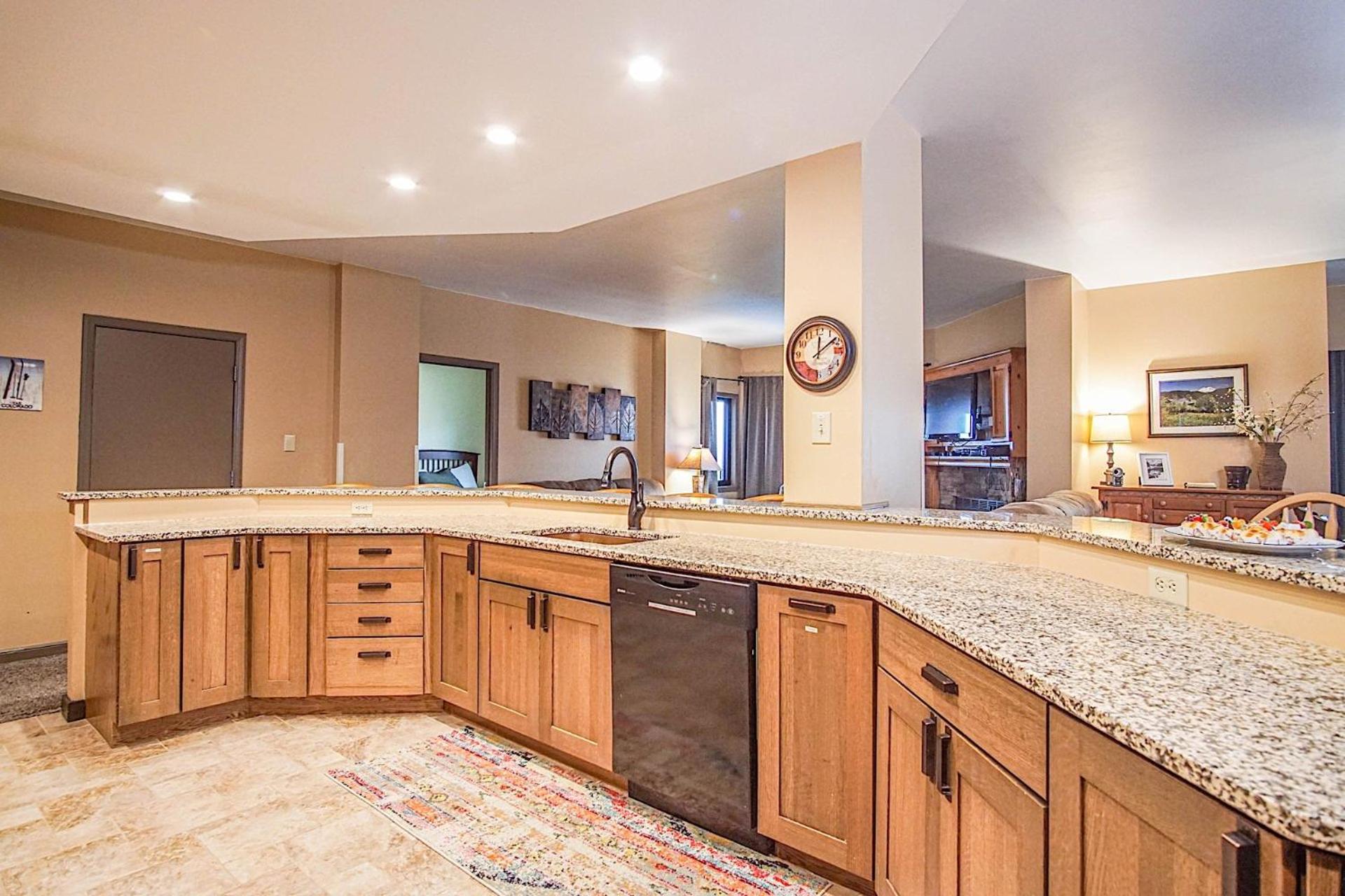 Silver Creek 5801 Penthouse 4 Br Condo Slope Side, Sleeps 17