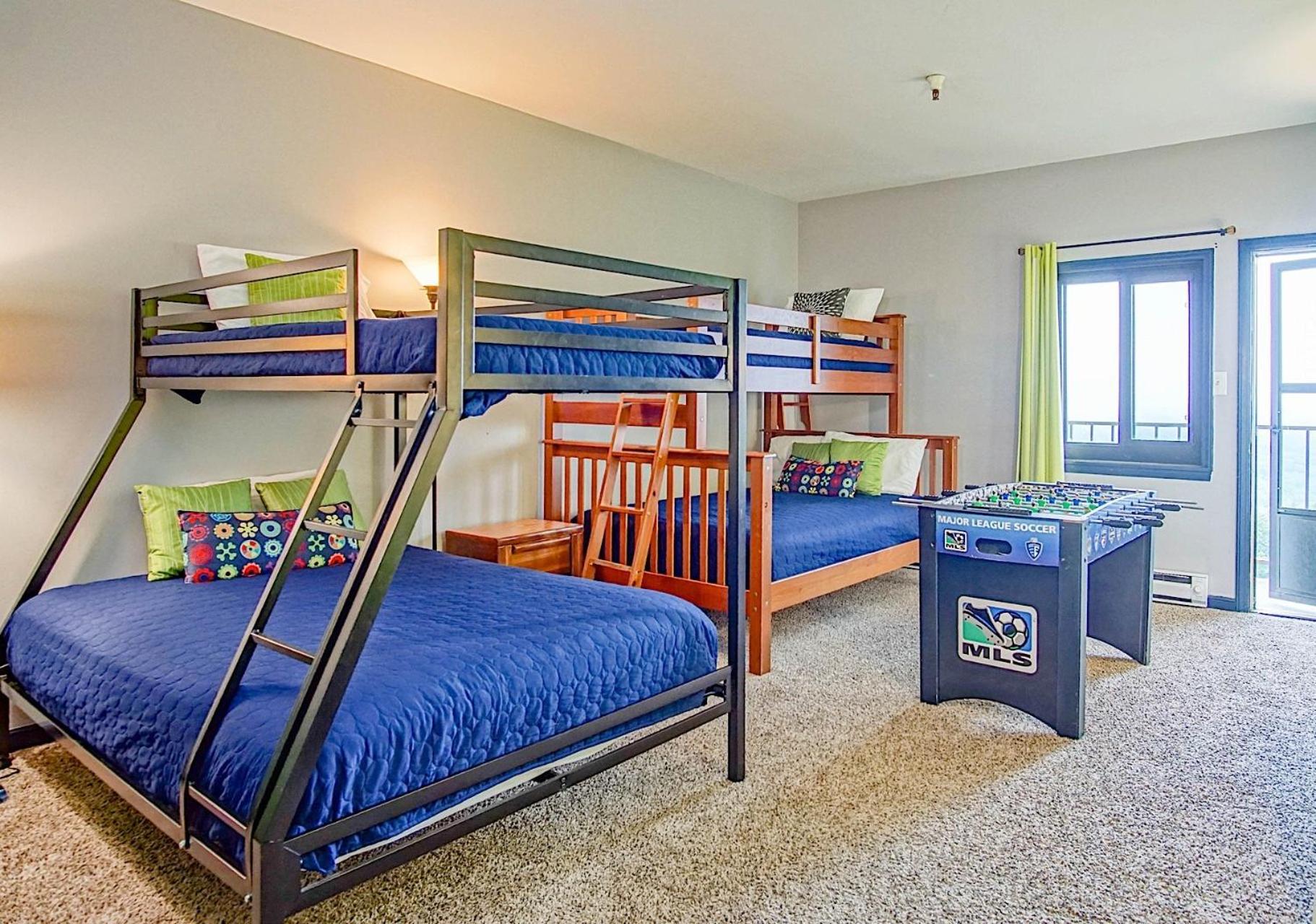 Silver Creek 5801 Penthouse 4 Br Condo Slope Side, Sleeps 17