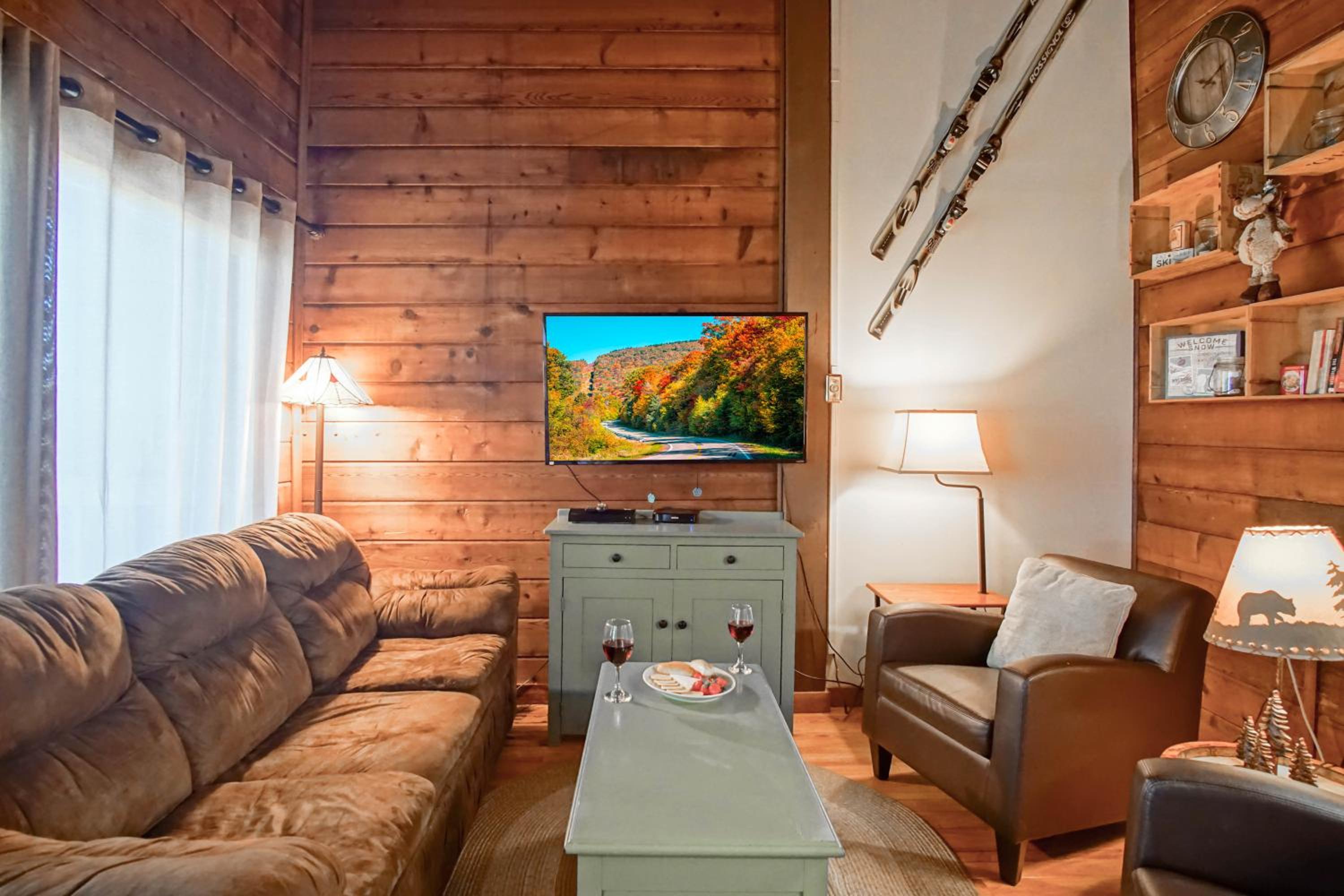 Stemwinder #3: 3 Bedrooms Plus Bonus Sleeping Loft 2 Full Baths