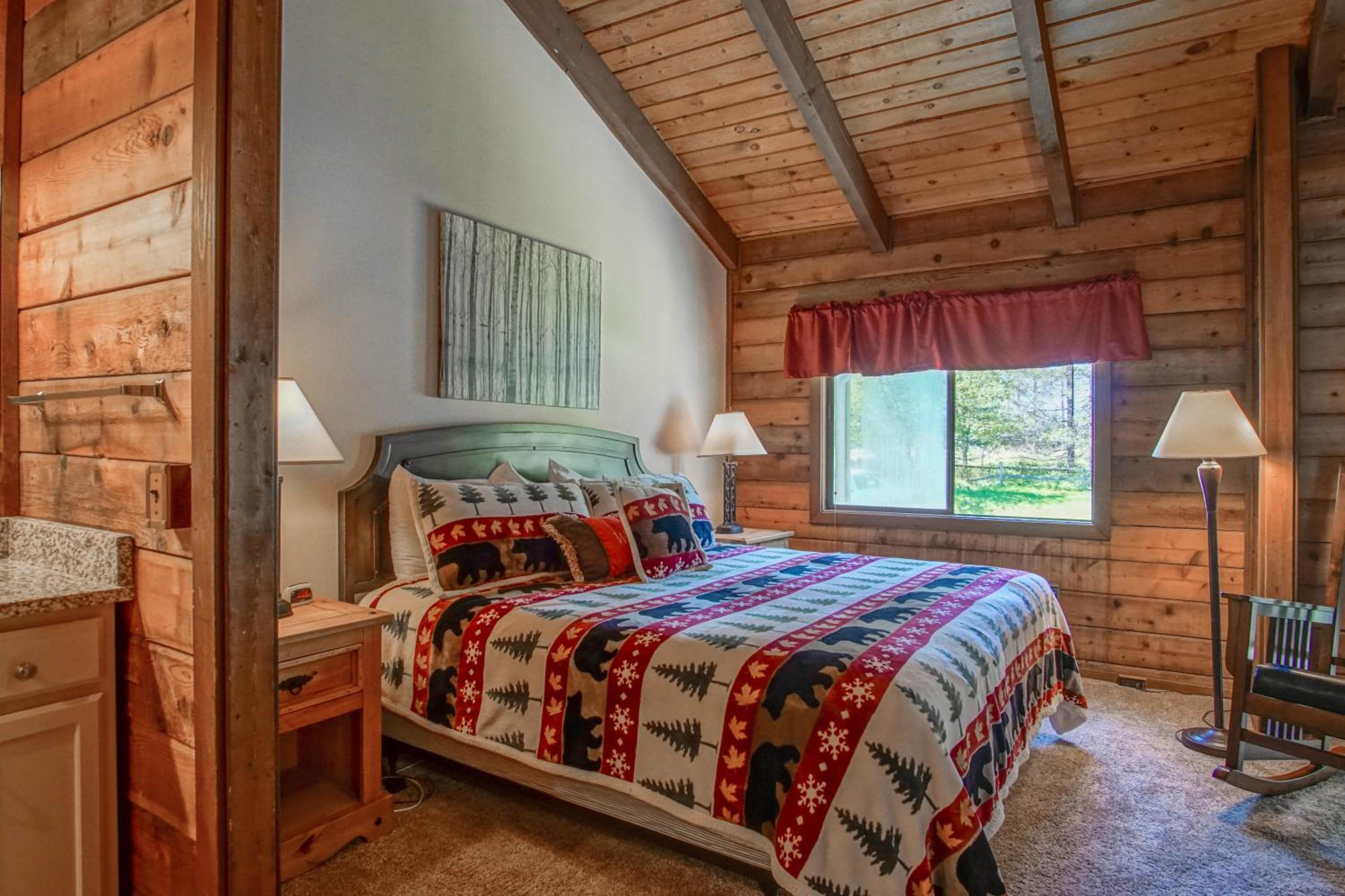 Stemwinder #3: 3 Bedrooms Plus Bonus Sleeping Loft 2 Full Baths