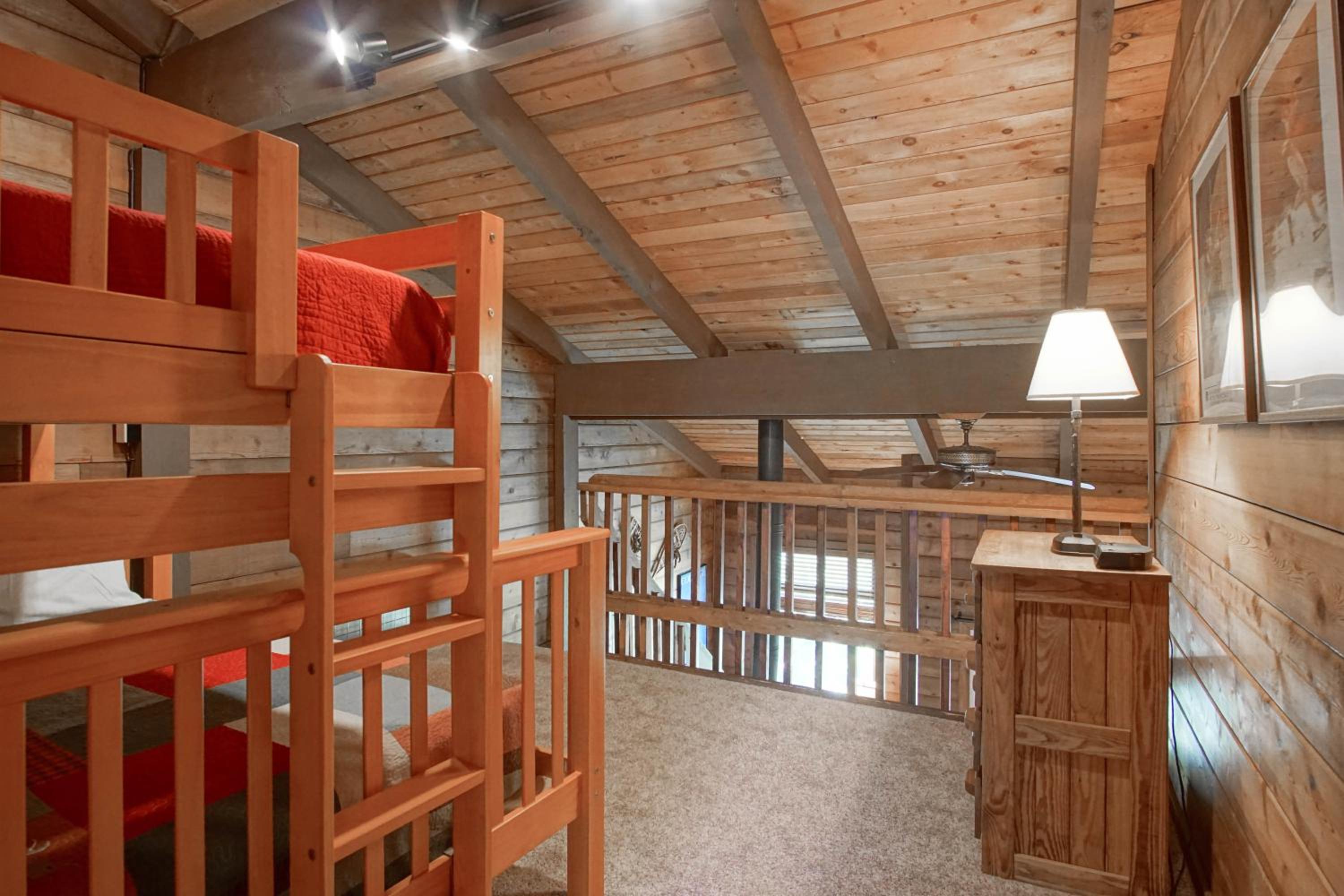 Stemwinder #3: 3 Bedrooms Plus Bonus Sleeping Loft 2 Full Baths