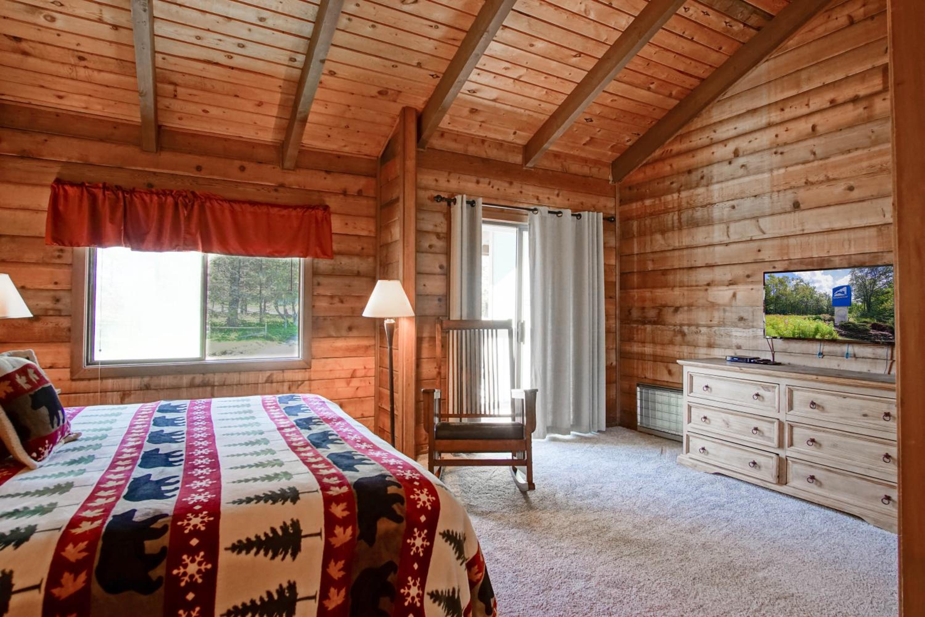 Stemwinder #3: 3 Bedrooms Plus Bonus Sleeping Loft 2 Full Baths