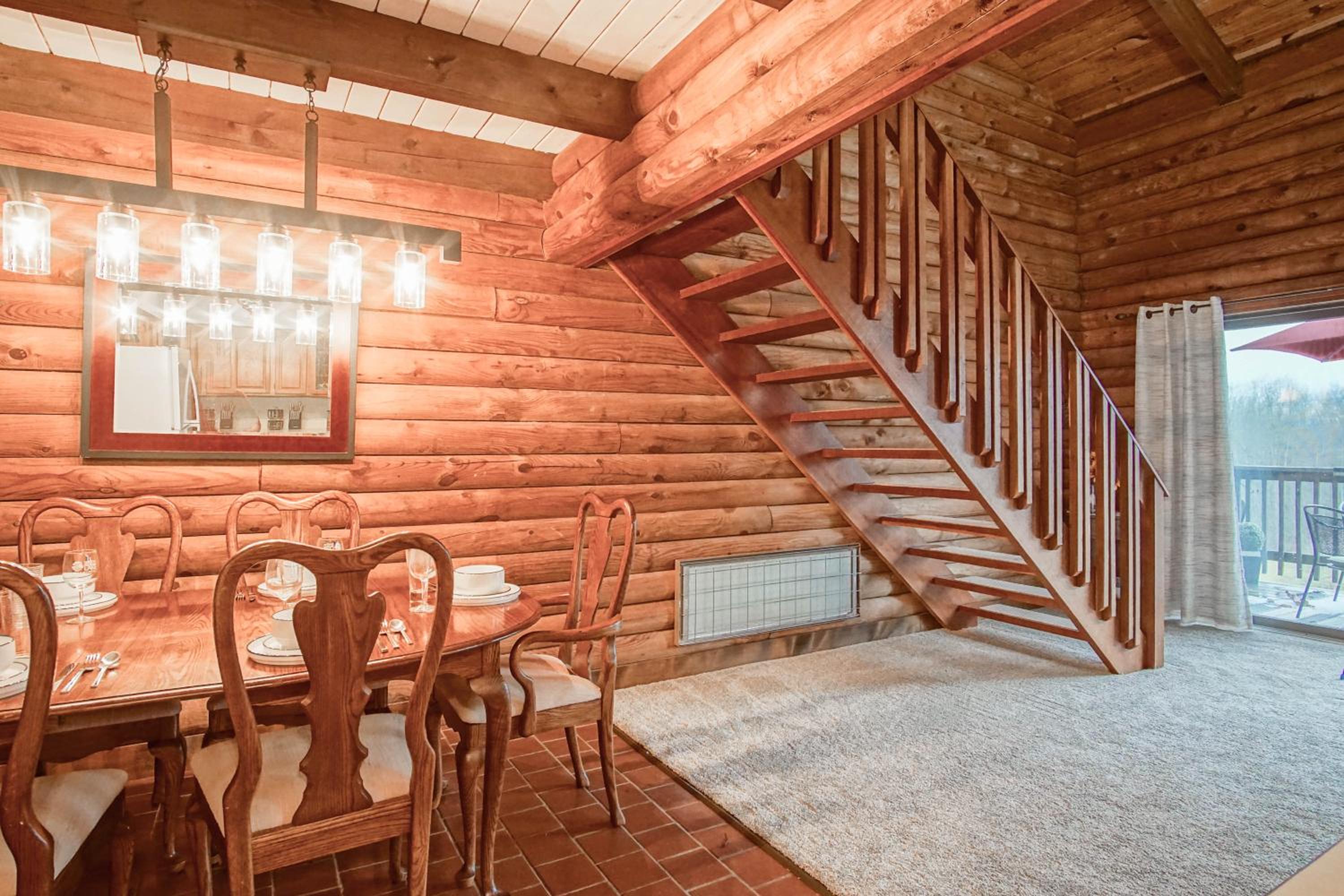 2 Br Plus Loft: Hawthorne Valley 4