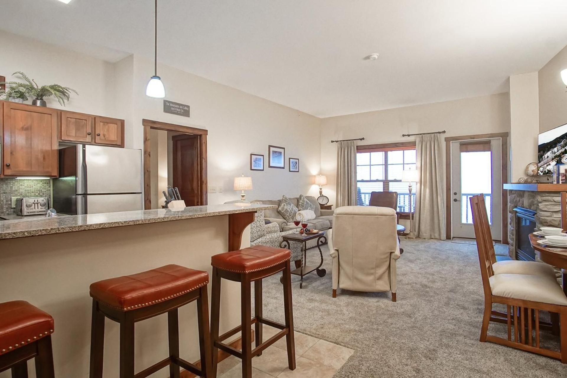 Soaring Eagle #402: 2 Bedrooms, 2 Full Baths: Slope Side, Hot Tubs Underground Parking