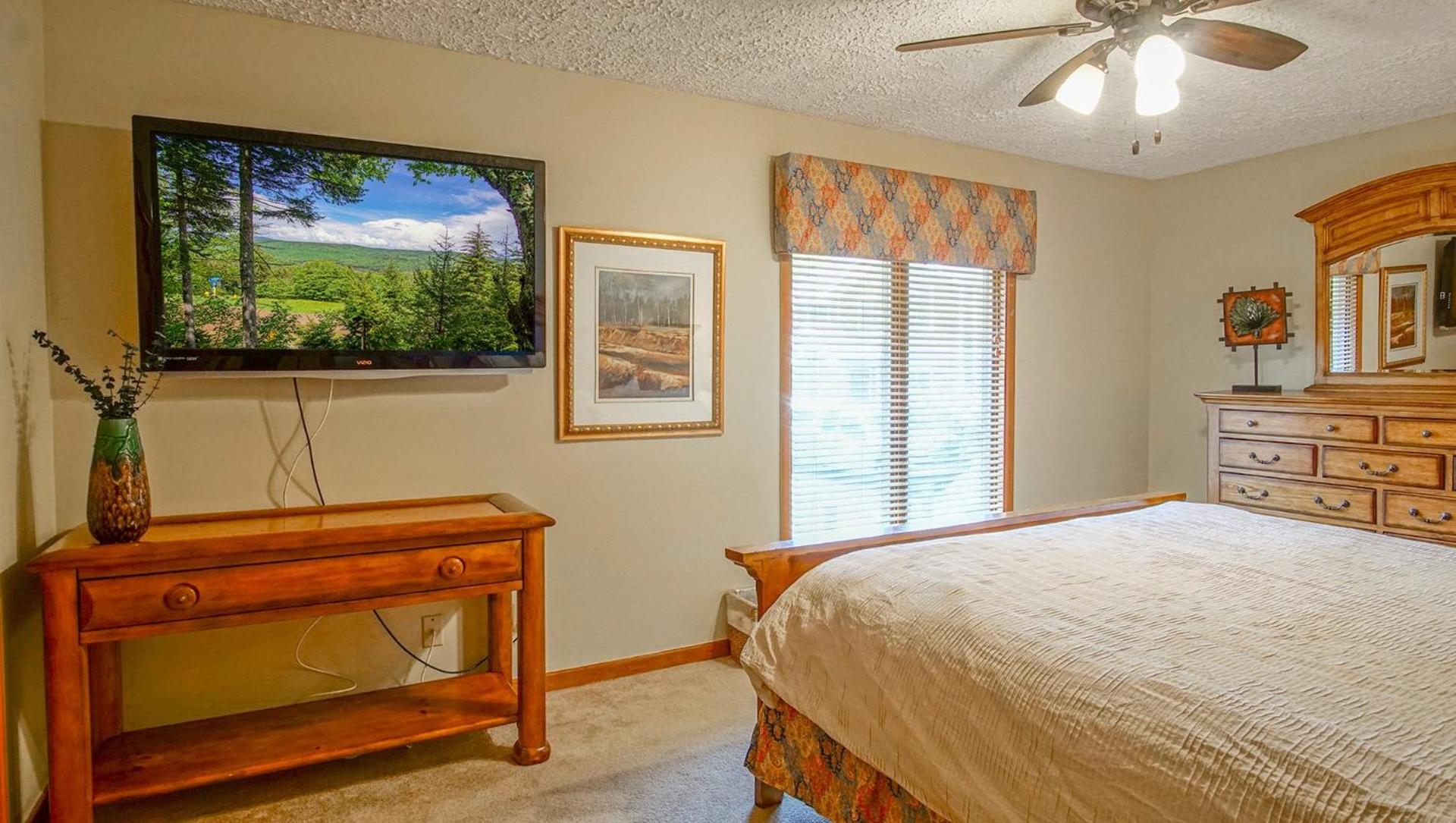 Stemwinder 6A, 3 Bedrooms Plus Bonus Sleeping Alcove, 2 1/2 Baths