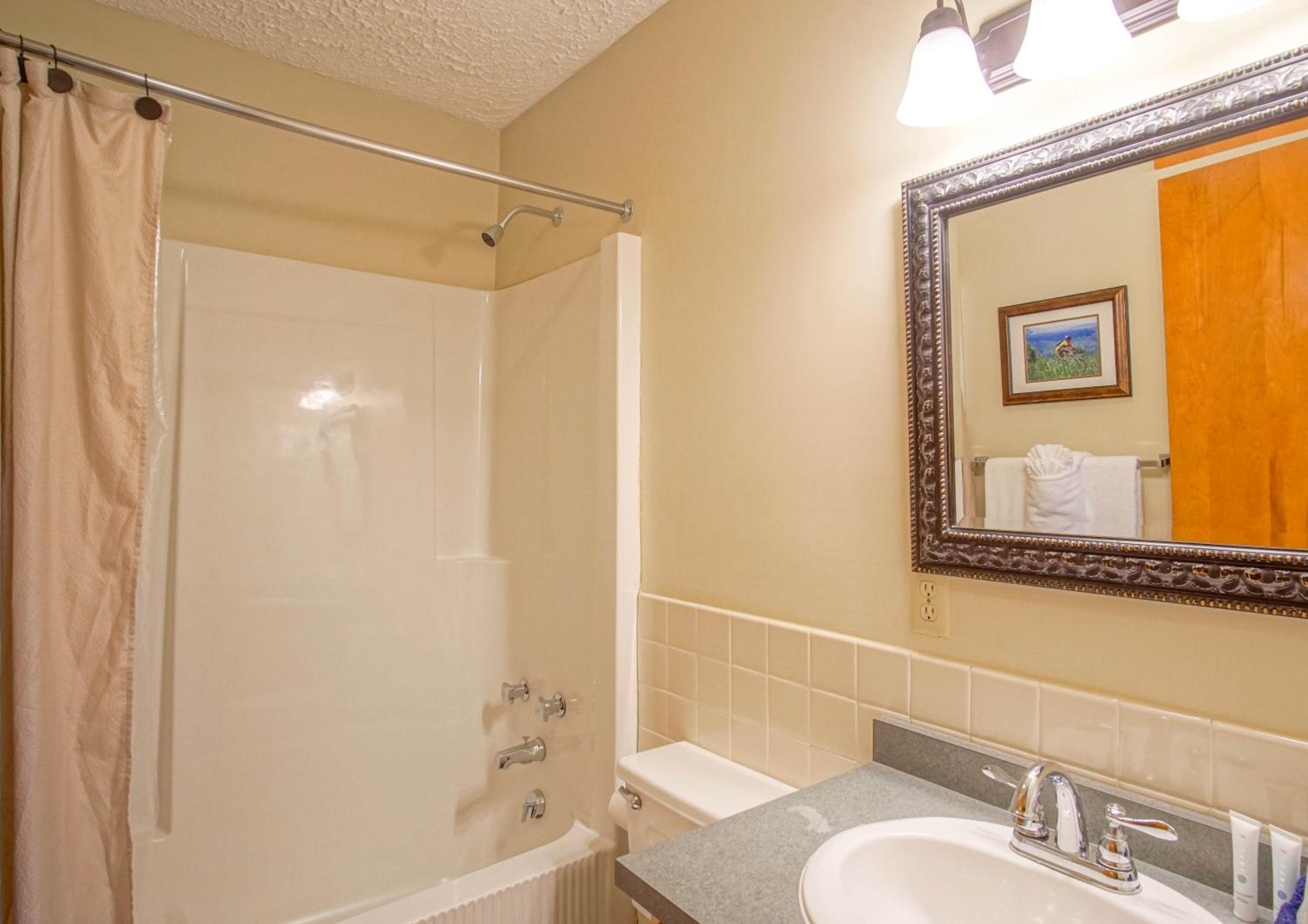 Stemwinder 6A, 3 Bedrooms Plus Bonus Sleeping Alcove, 2 1/2 Baths