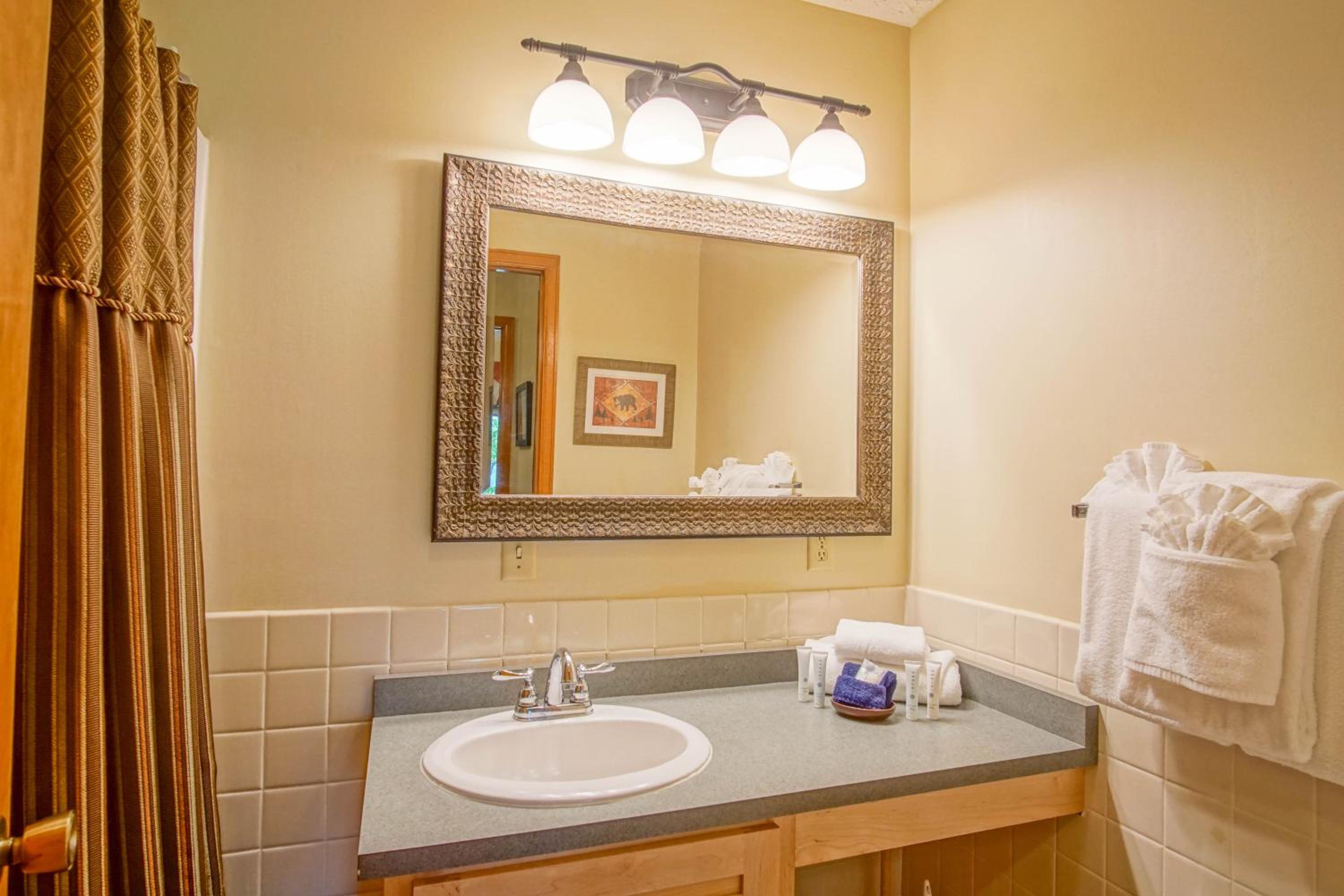 Stemwinder 6A, 3 Bedrooms Plus Bonus Sleeping Alcove, 2 1/2 Baths