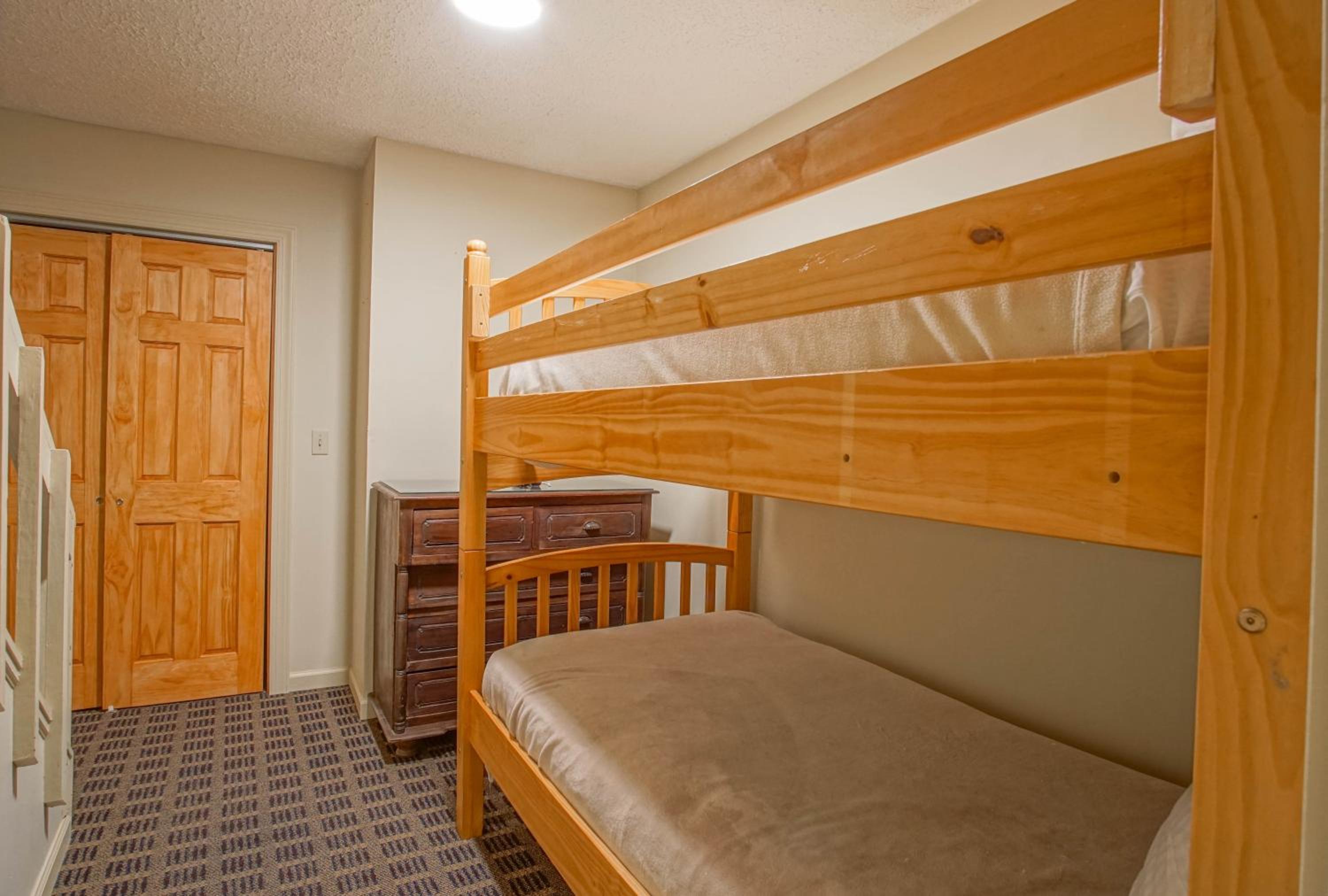 Stemwinder 6A, 3 Bedrooms Plus Bonus Sleeping Alcove, 2 1/2 Baths