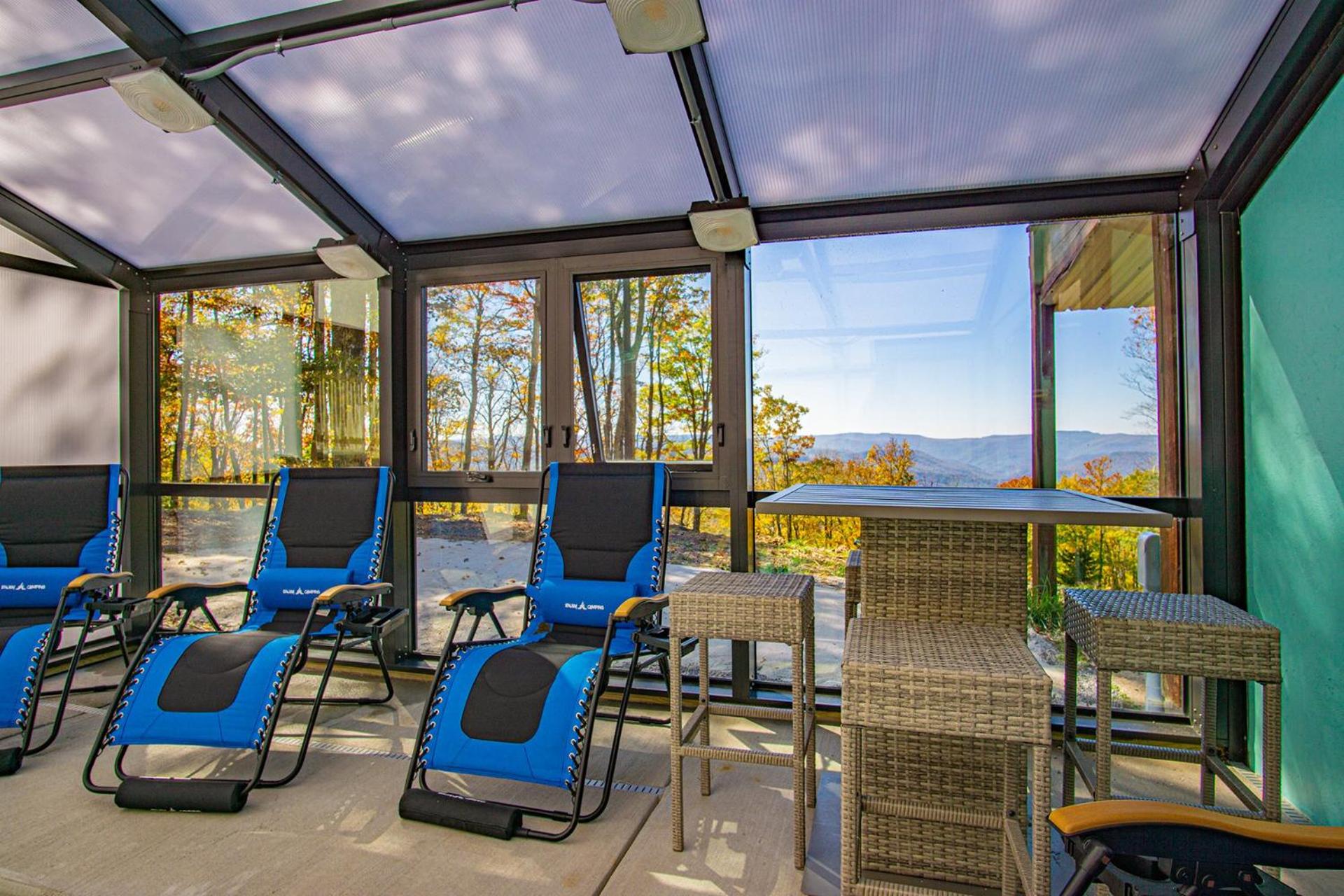 Autumn Escape | Indoor Plunge Pool + 22 Guests