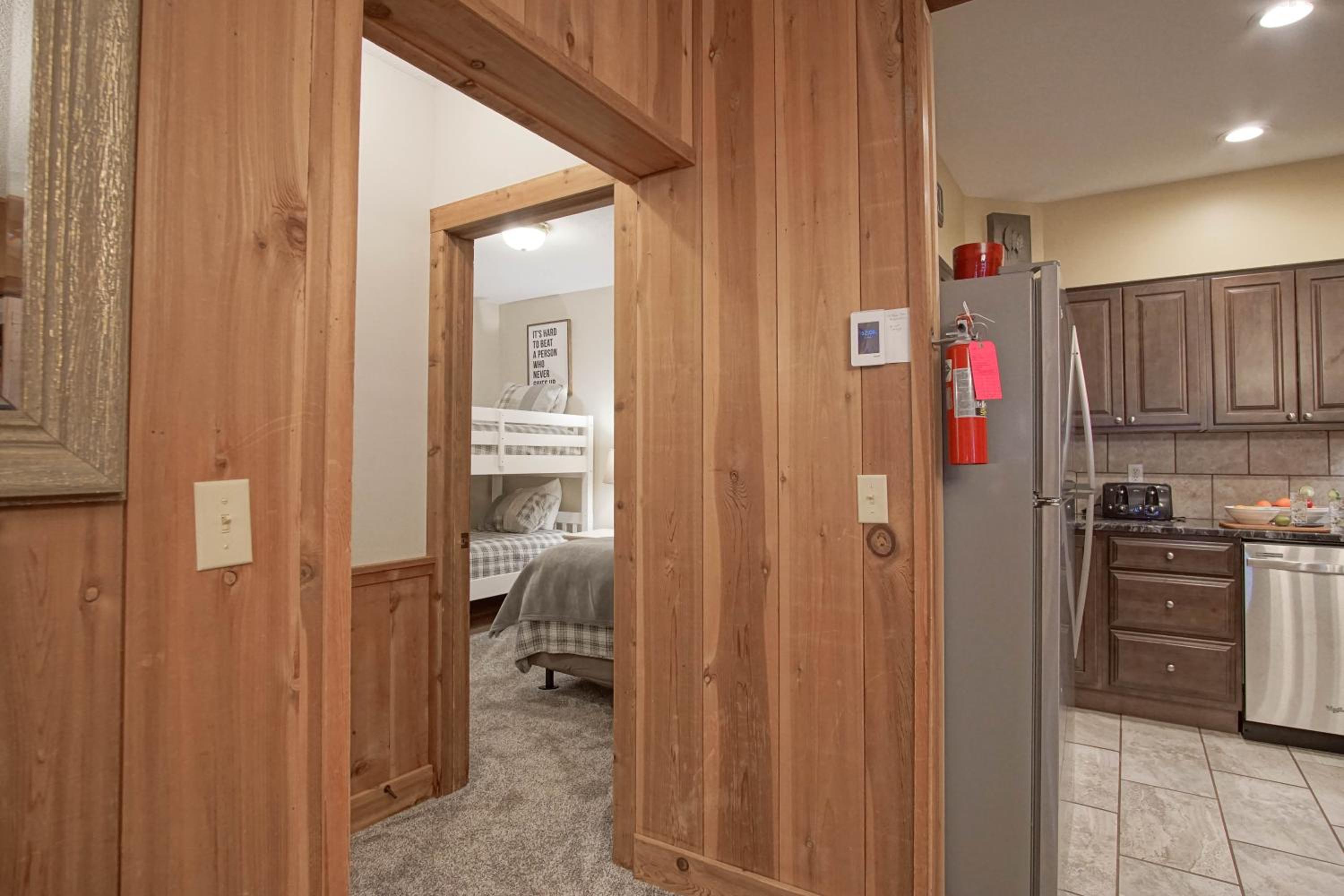 Whistlepunk # 28: 2 Bedrooms, 2 Full Baths: Slope Side Wood Fireplace Central Location