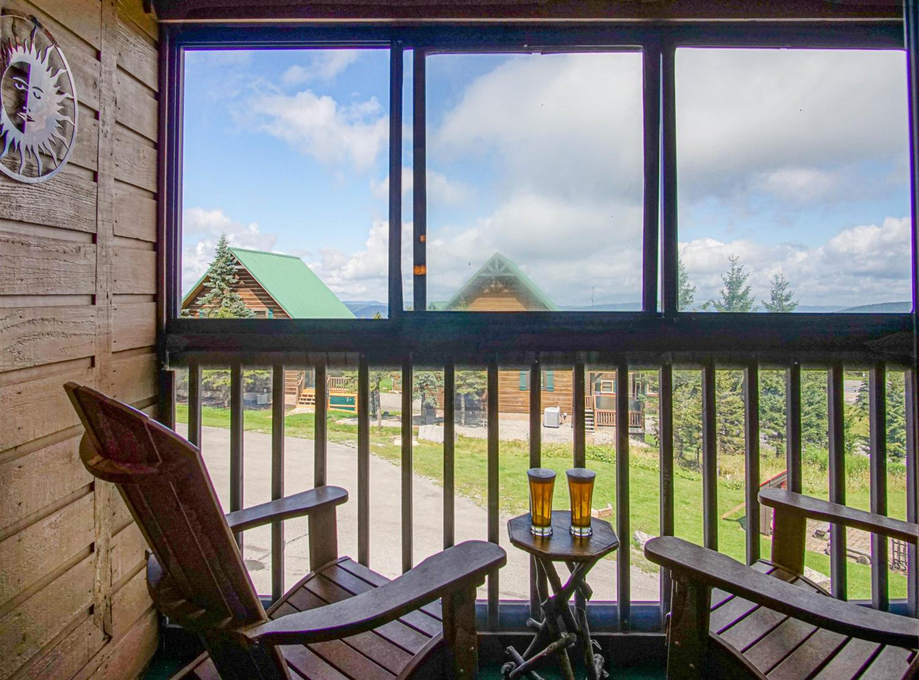 2 Br: SnowCrest 214A 2 Bedroom: Indoor Hot Tubs Game Room Easy Slope Access