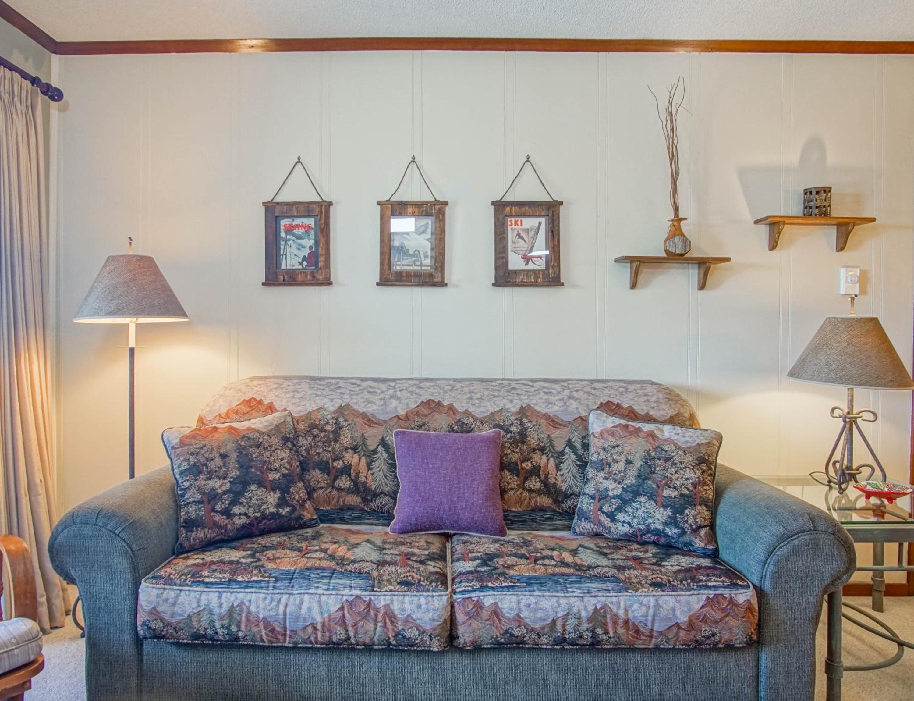 2 Br: SnowCrest 214A 2 Bedroom: Indoor Hot Tubs Game Room Easy Slope Access
