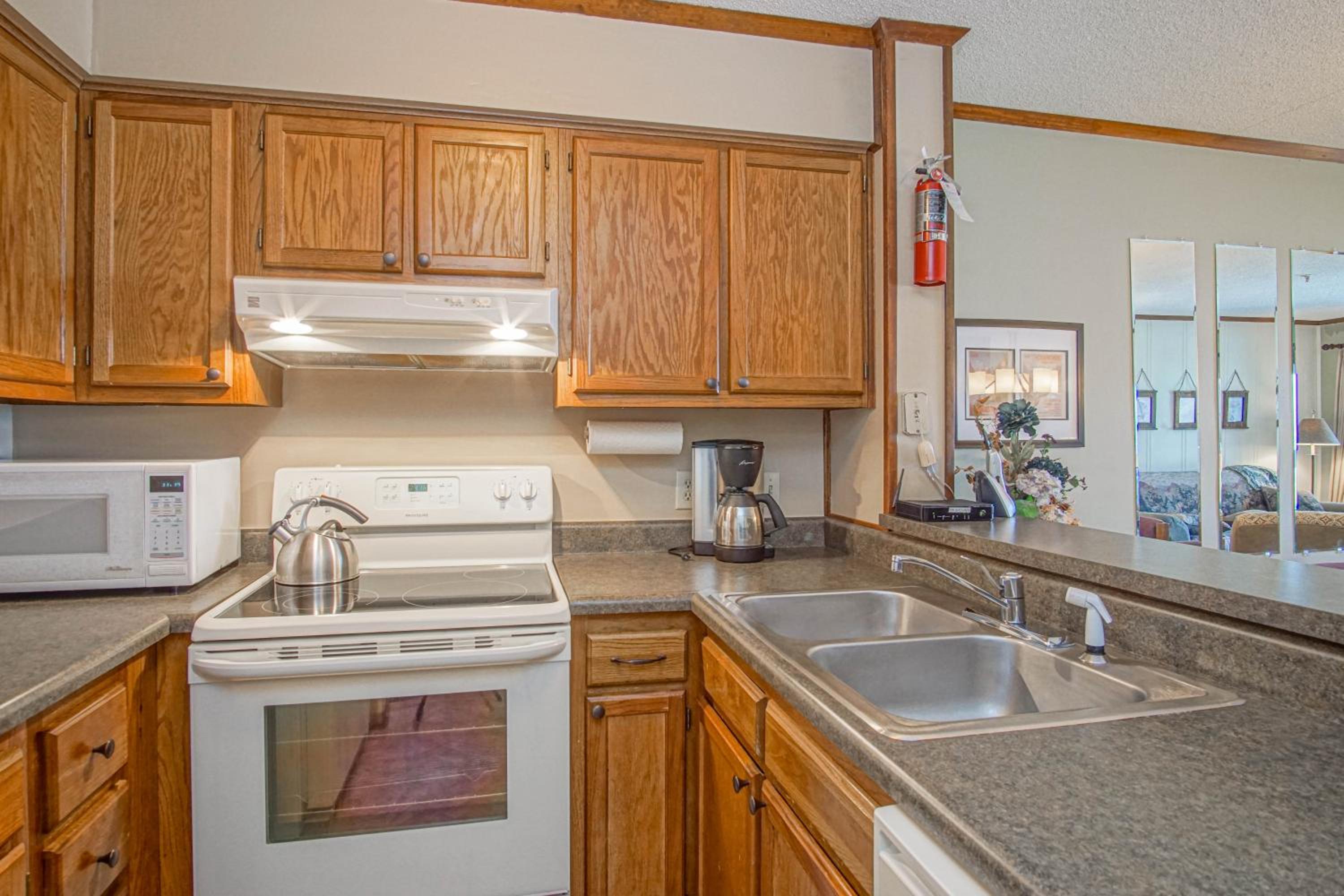 2 Br: SnowCrest 214A 2 Bedroom: Indoor Hot Tubs Game Room Easy Slope Access