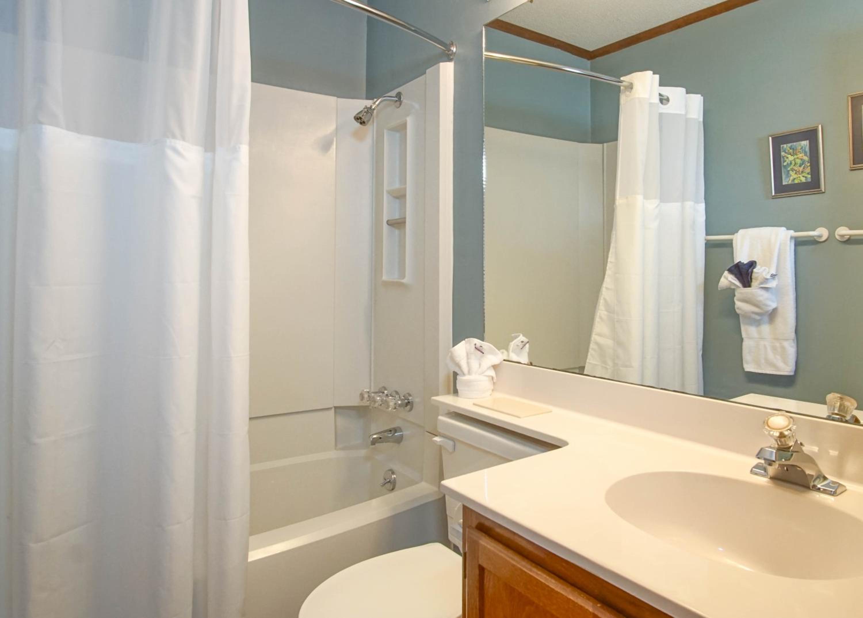 2 Br: SnowCrest 214A 2 Bedroom: Indoor Hot Tubs Game Room Easy Slope Access