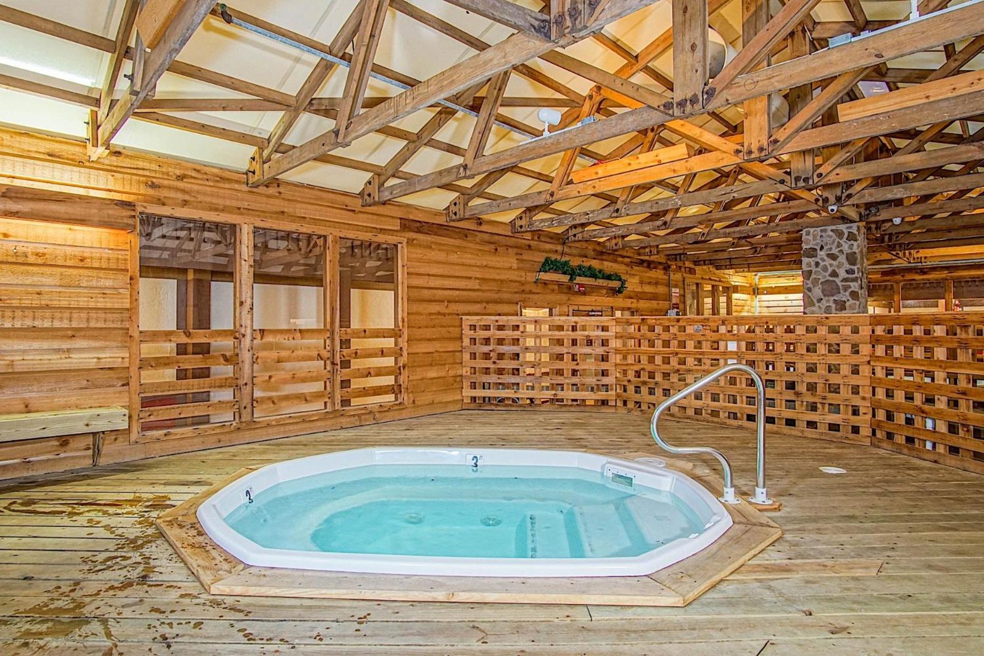 2 Br: SnowCrest 214A 2 Bedroom: Indoor Hot Tubs Game Room Easy Slope Access