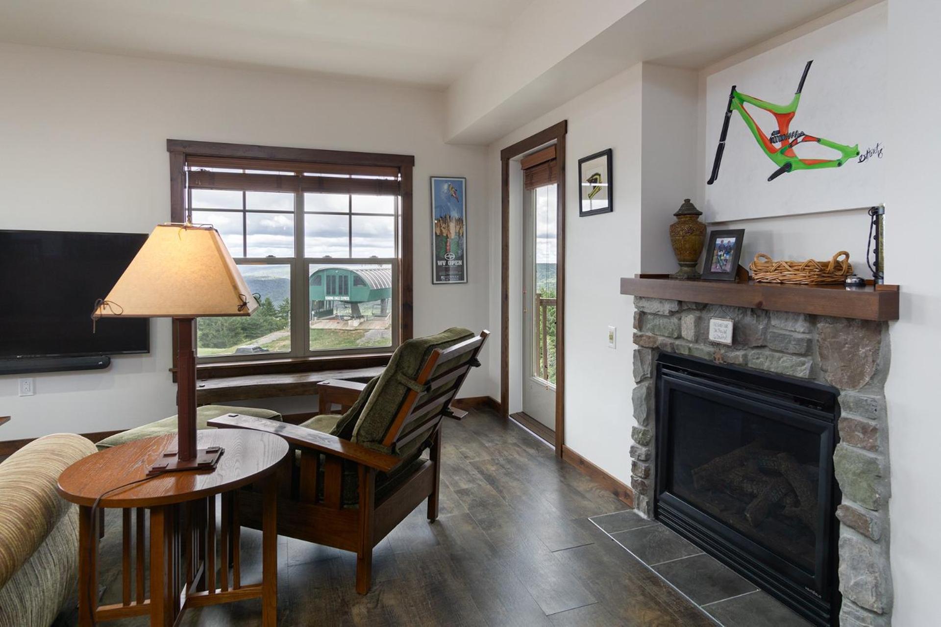 Soaring Eagle #201: 3 Bedrooms, 2 Full Baths: Slope Side