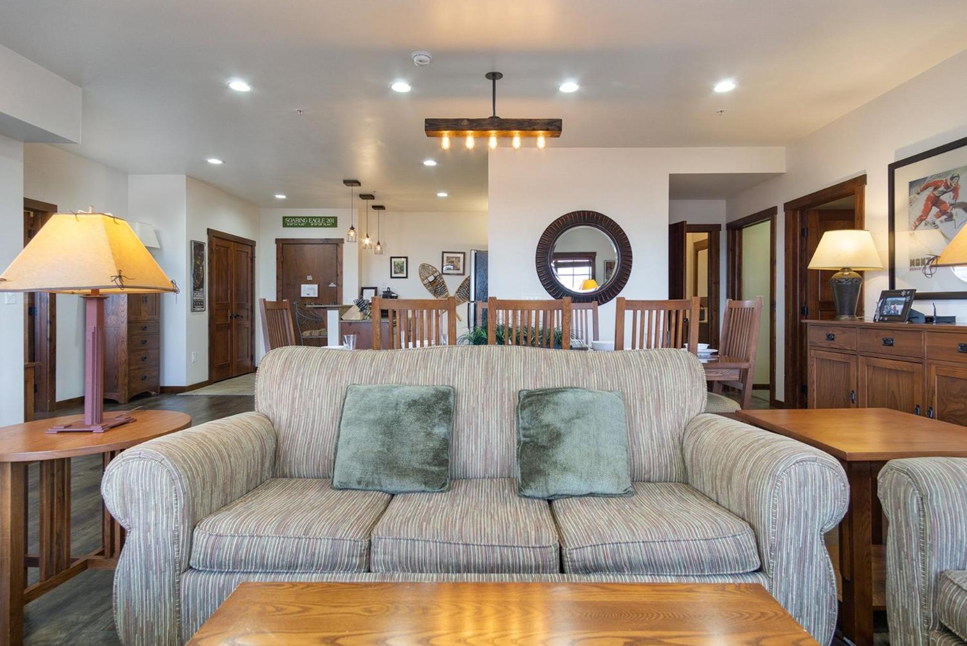Soaring Eagle #201: 3 Bedrooms, 2 Full Baths: Slope Side