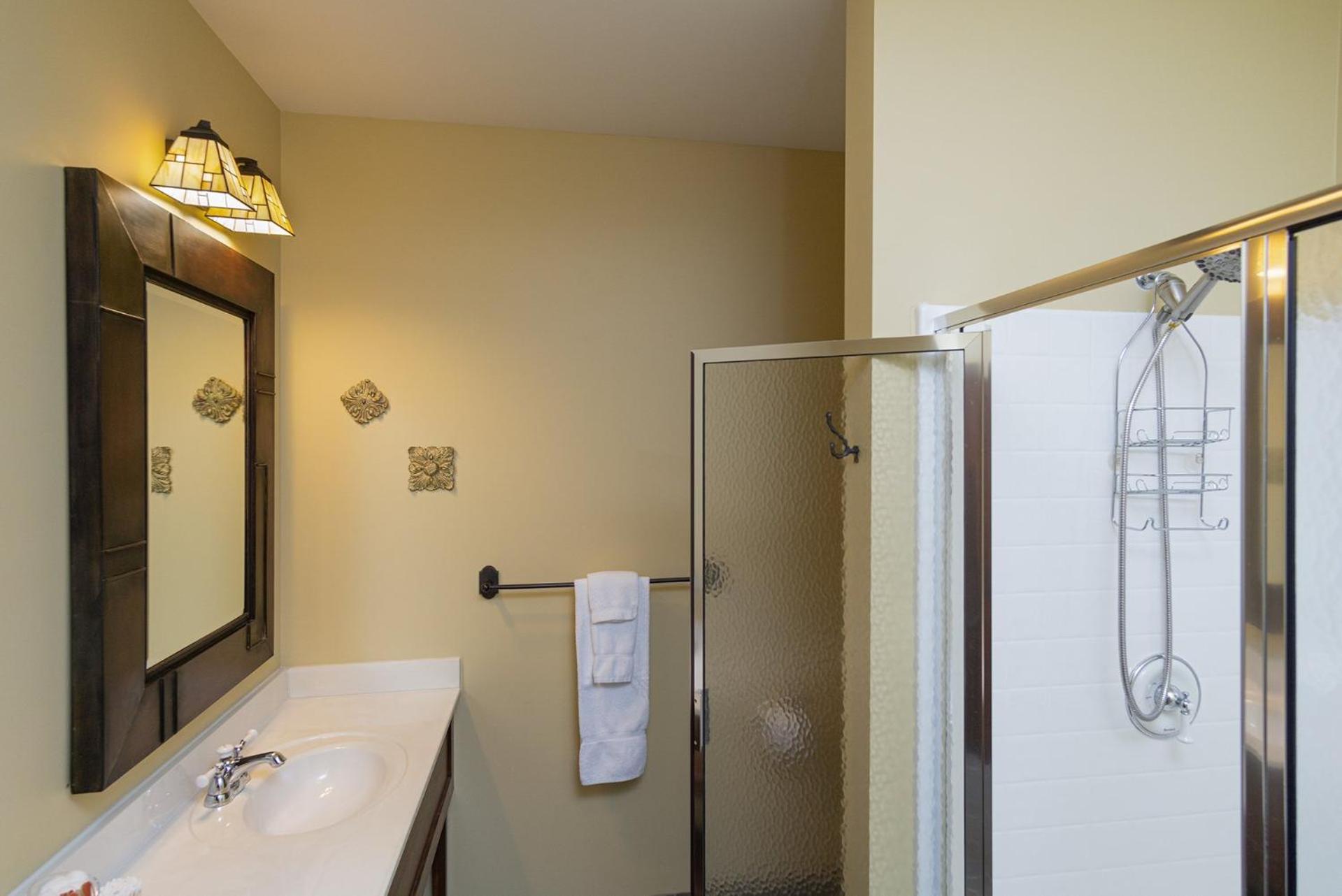 Soaring Eagle #201: 3 Bedrooms, 2 Full Baths: Slope Side