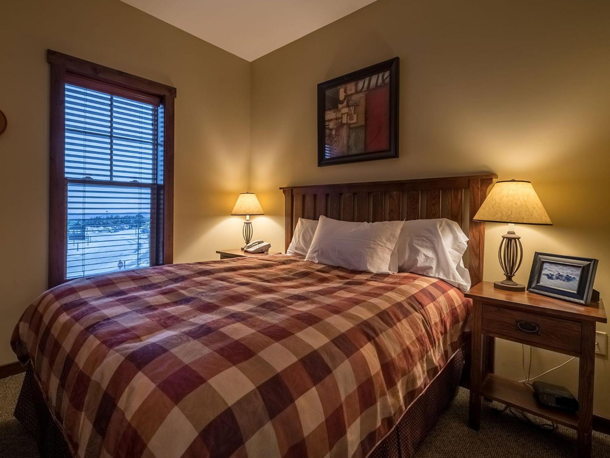 Soaring Eagle #201: 3 Bedrooms, 2 Full Baths: Slope Side