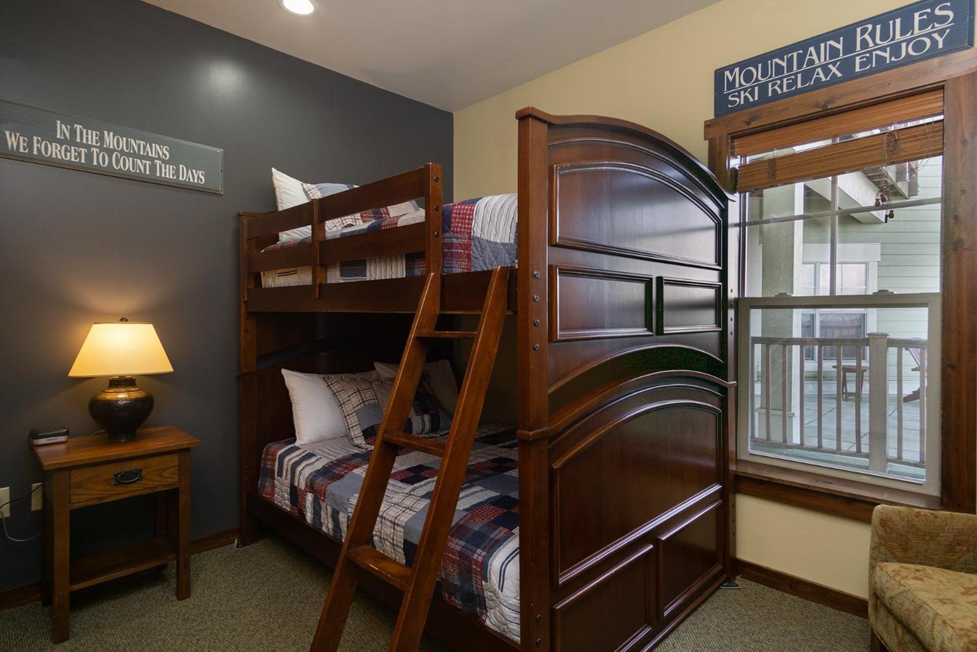 Soaring Eagle #201: 3 Bedrooms, 2 Full Baths: Slope Side