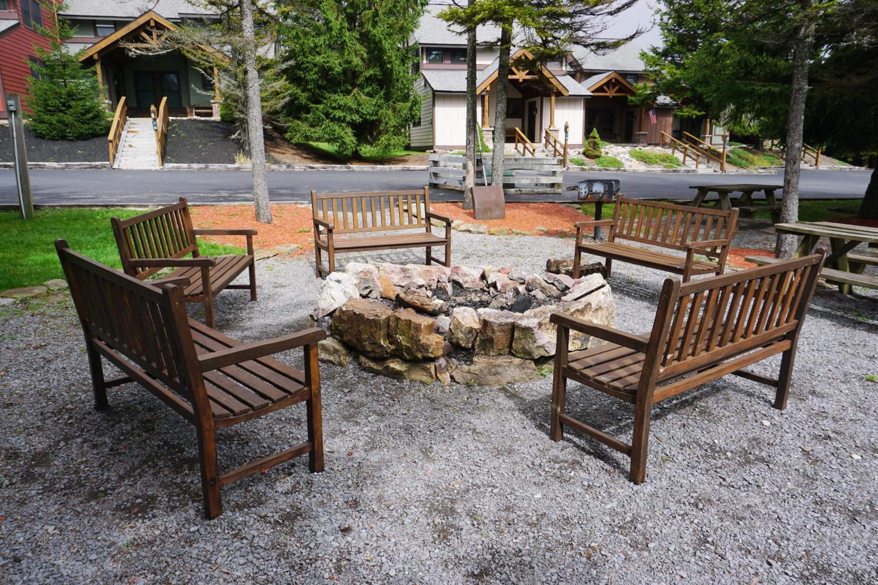 Tree Top 19, Snowpeak 2 Bedroom Spectacular Townhome Slope Side