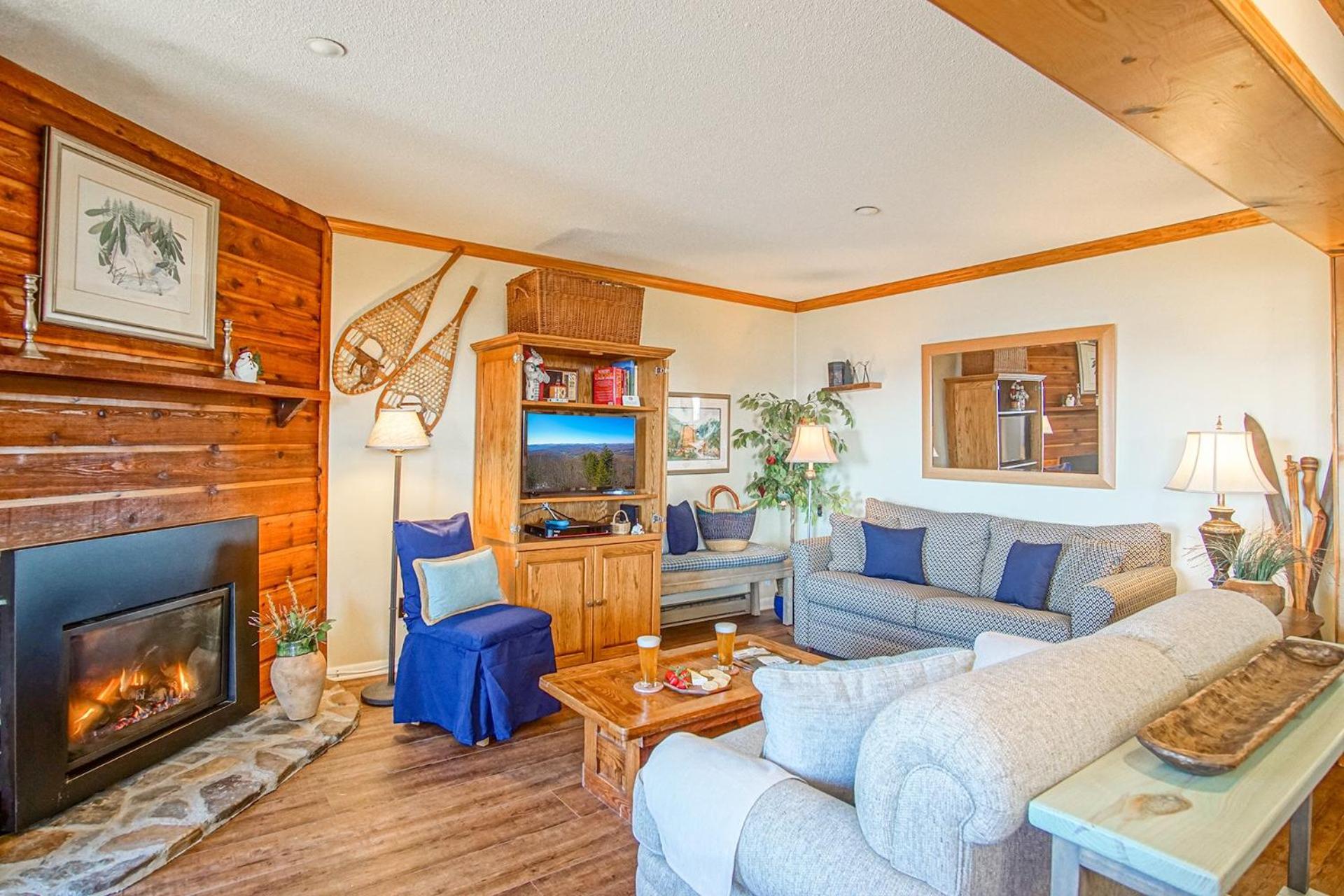 Summit 301A Three Bedroom, 2 Bath, Western Views, Large Deck