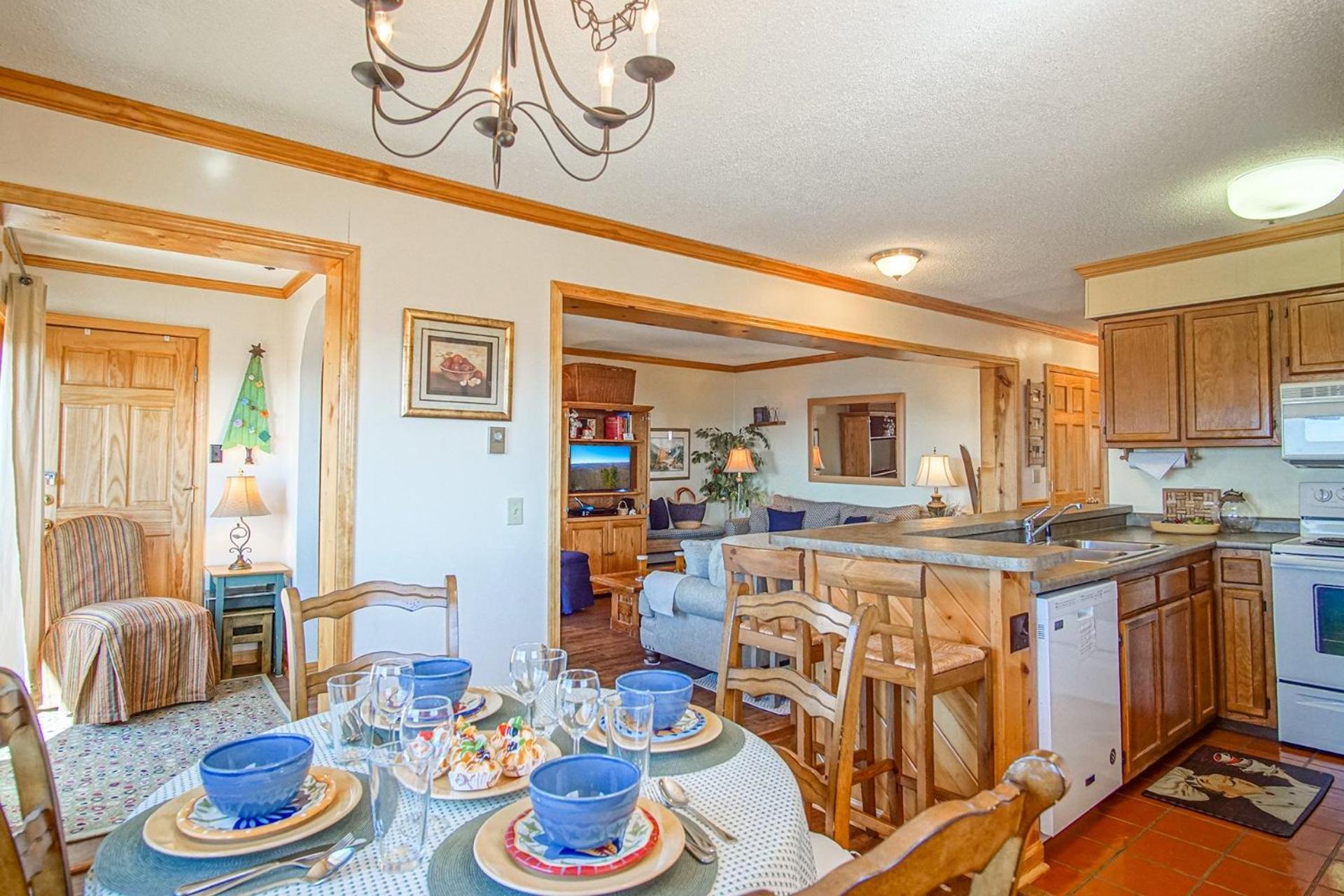 Summit 301A Three Bedroom, 2 Bath, Western Views, Large Deck