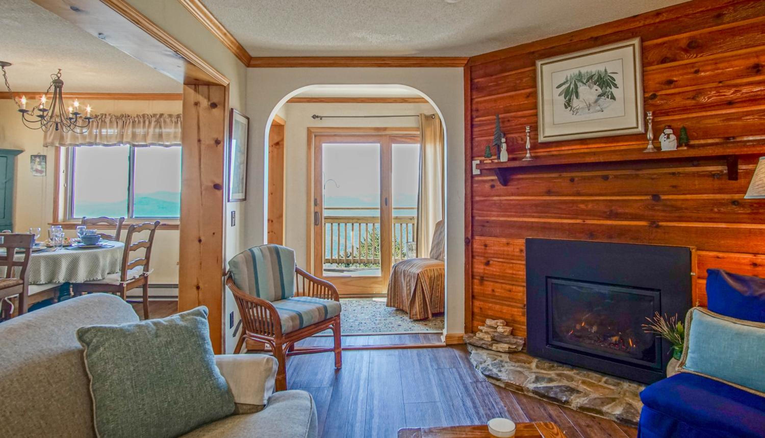 Summit 301A Three Bedroom, 2 Bath, Western Views, Large Deck