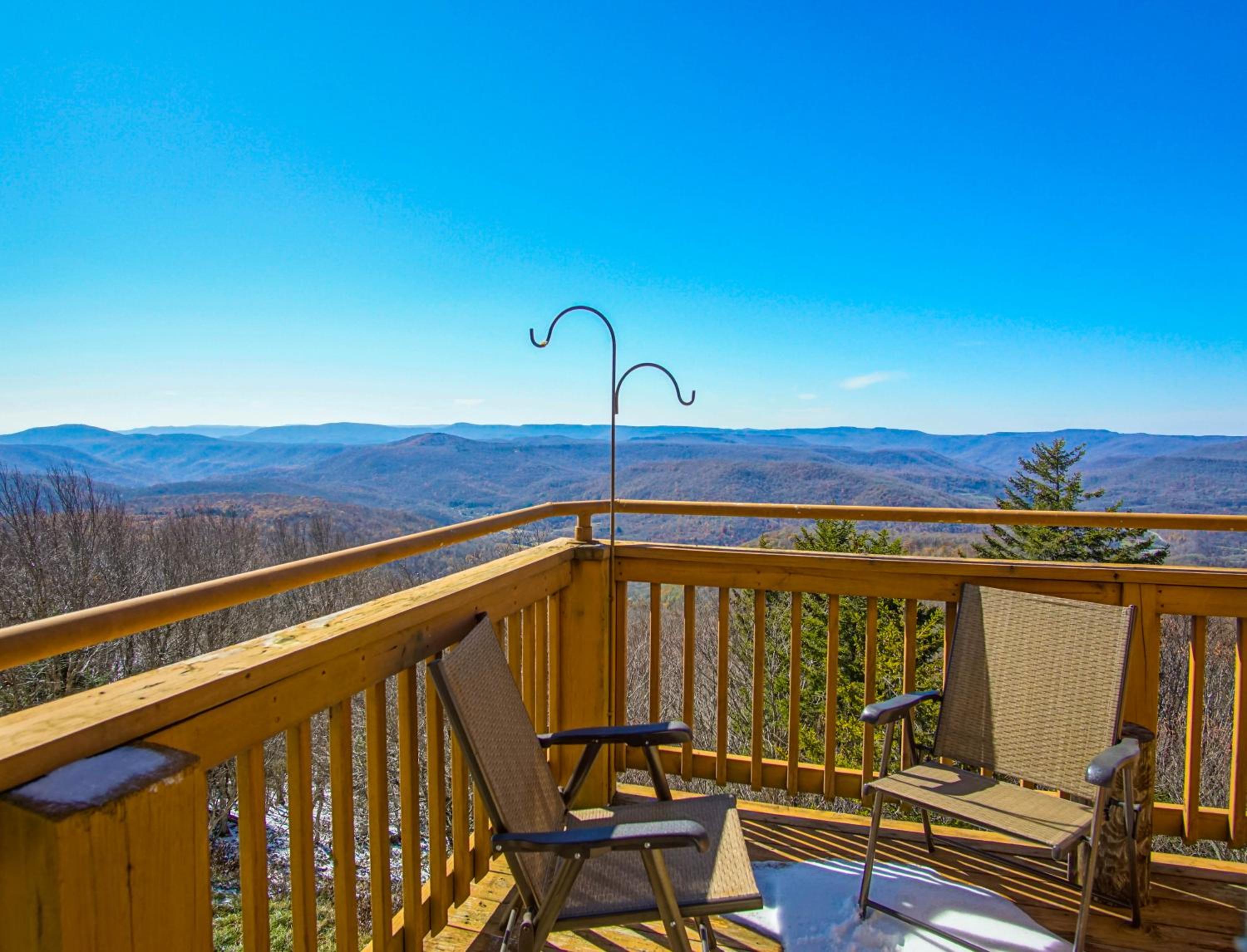 Summit 301A Three Bedroom, 2 Bath, Western Views, Large Deck