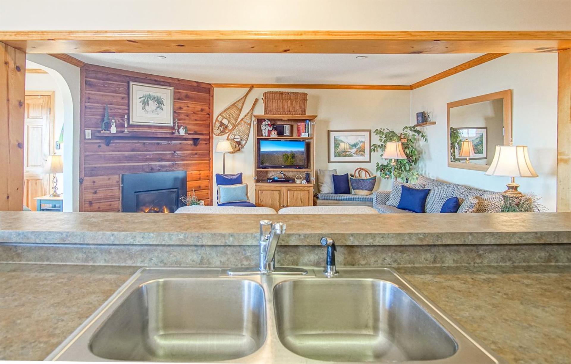 Summit 301A Three Bedroom, 2 Bath, Western Views, Large Deck