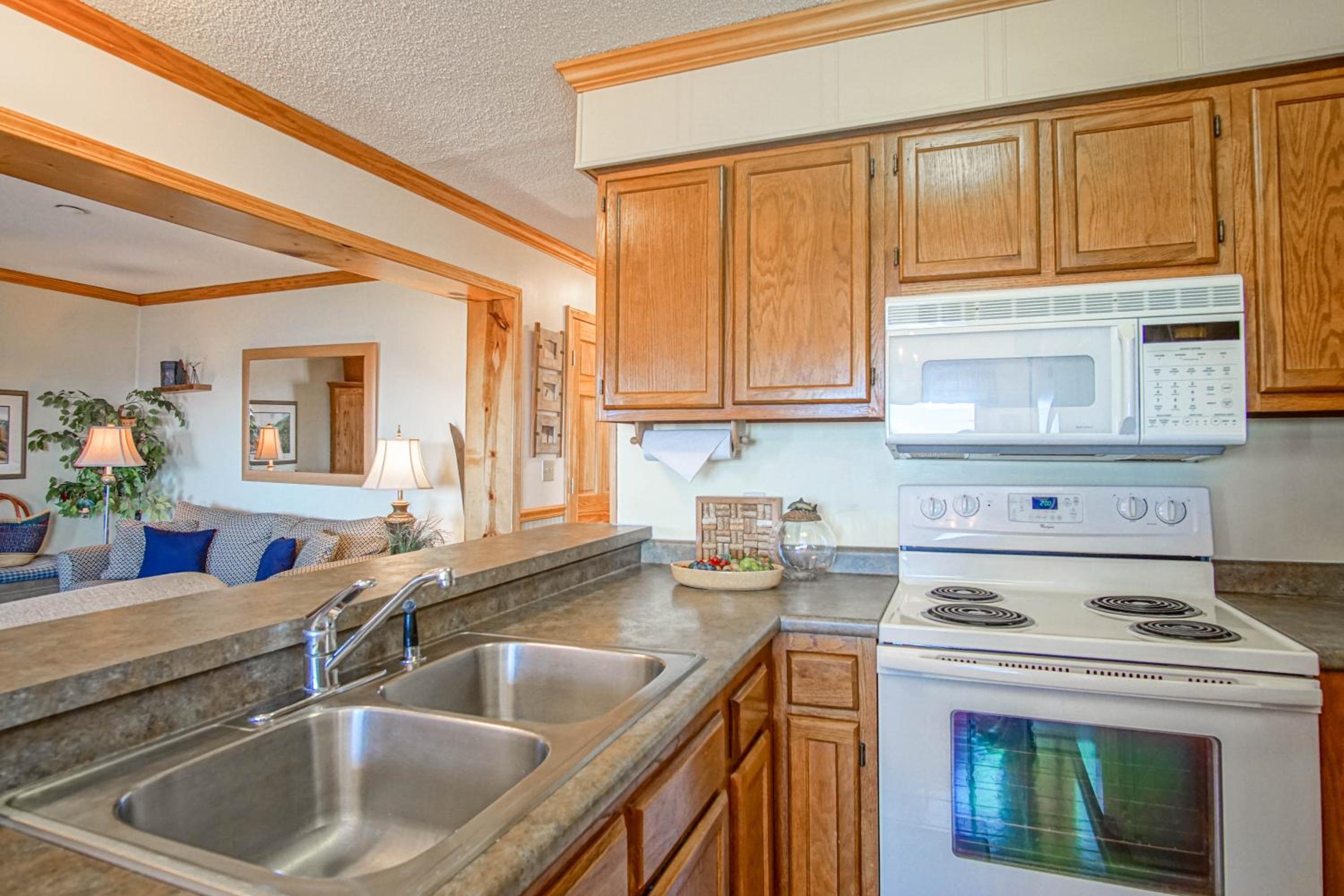Summit 301A Three Bedroom, 2 Bath, Western Views, Large Deck