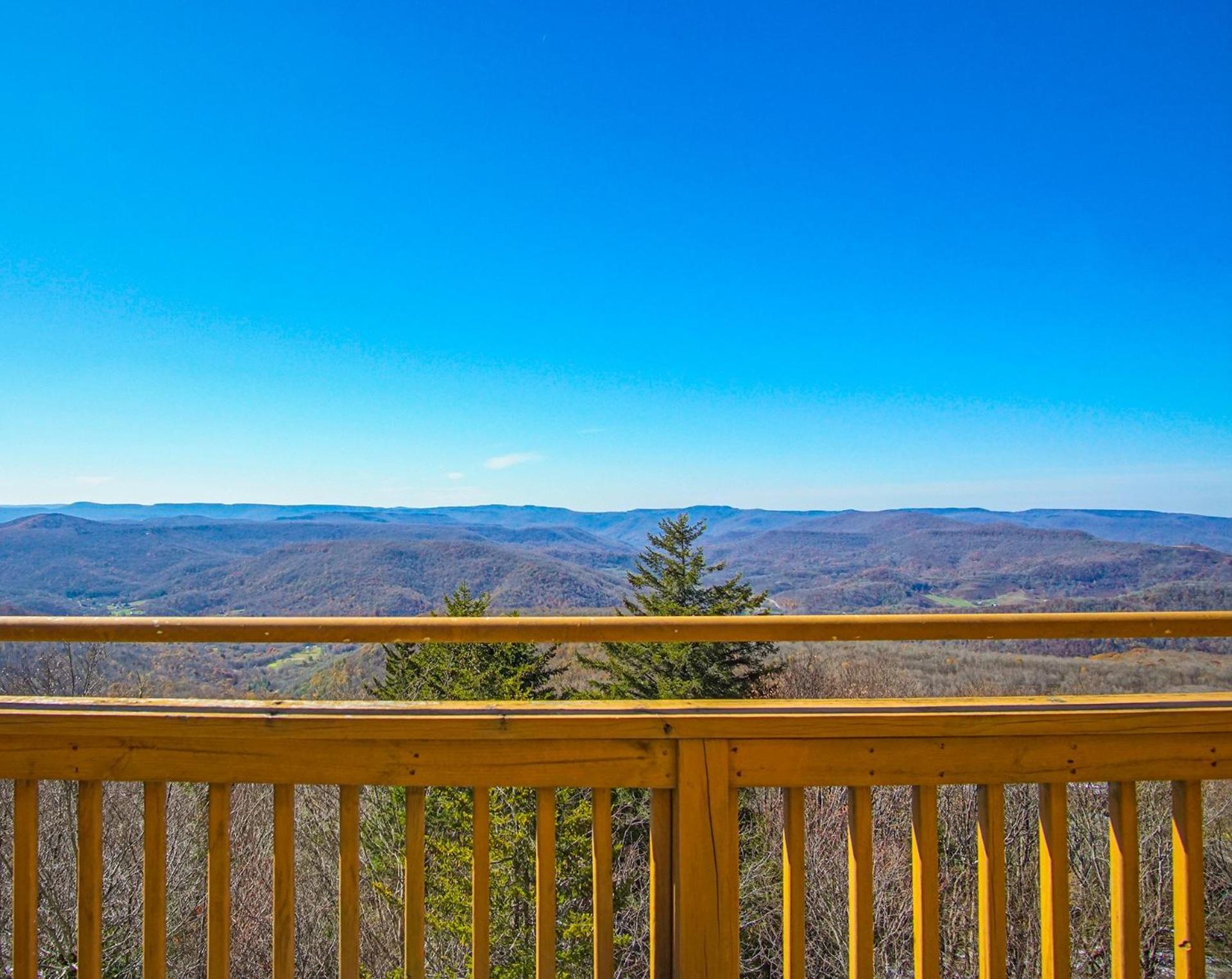 Summit 301A Three Bedroom, 2 Bath, Western Views, Large Deck