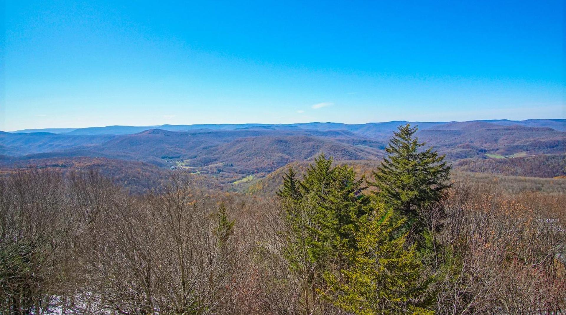 Summit 301A Three Bedroom, 2 Bath, Western Views, Large Deck
