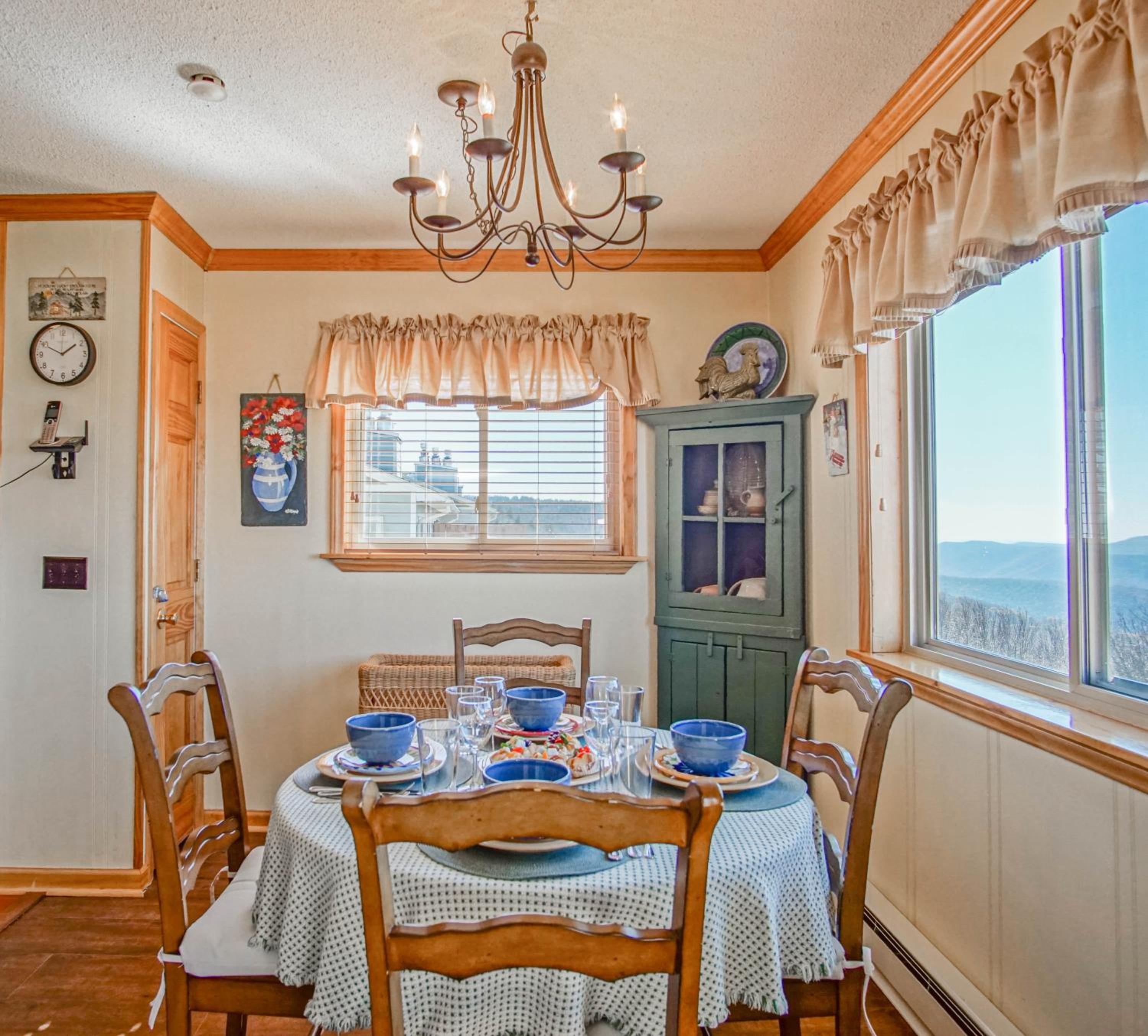 Summit 301A Three Bedroom, 2 Bath, Western Views, Large Deck