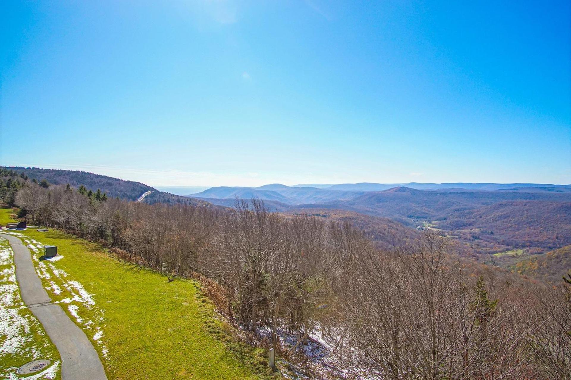 Summit 301A Three Bedroom, 2 Bath, Western Views, Large Deck
