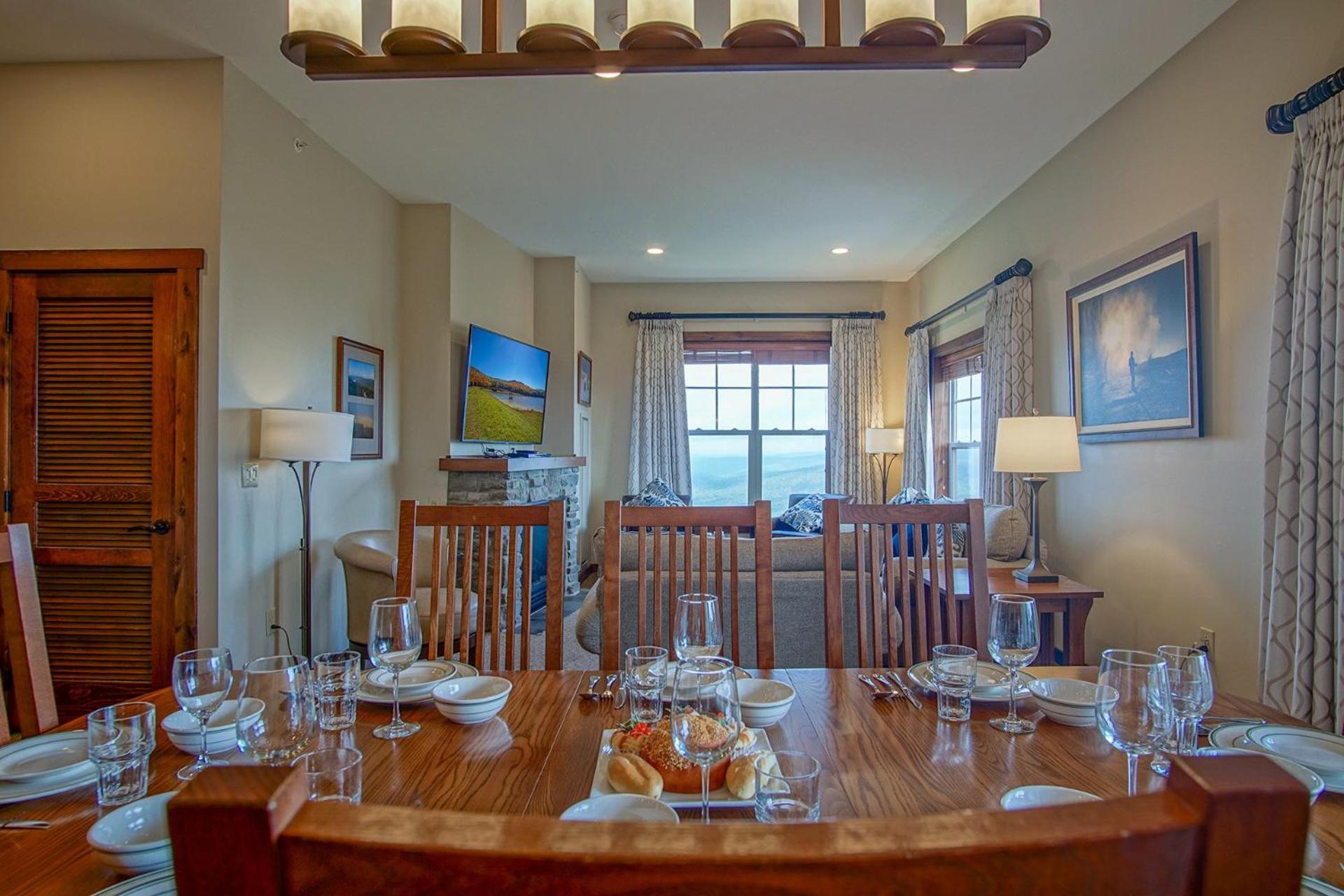 Soaring Eagle #404: 3 bedroom 2 bath Corner Penthouse