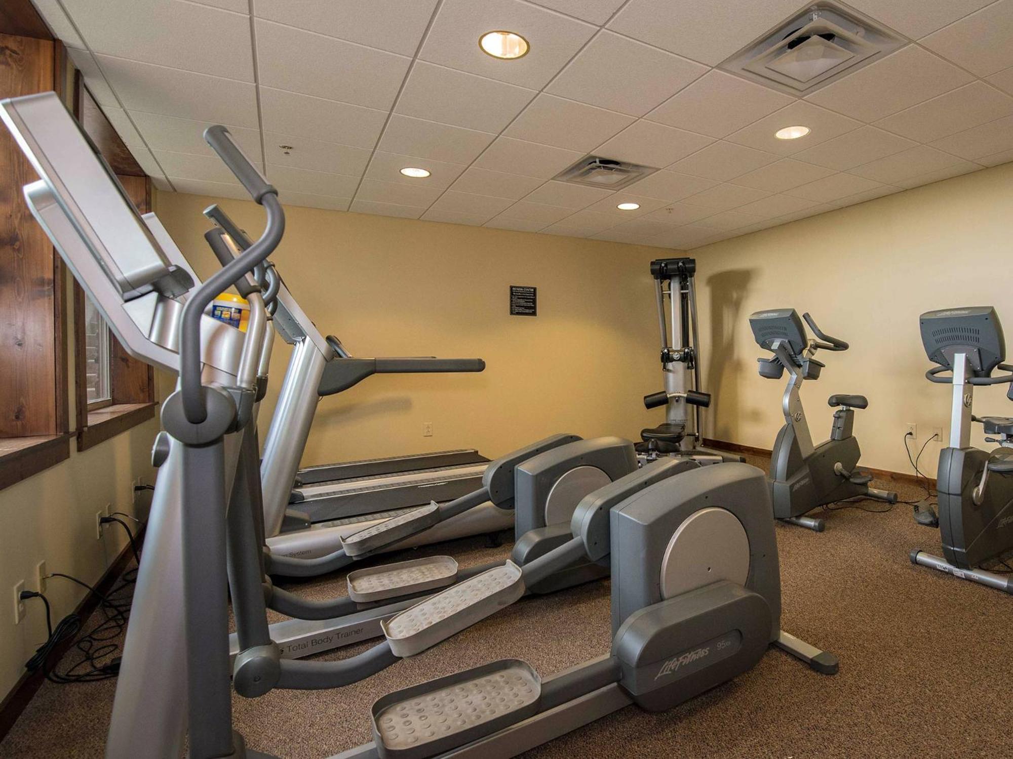 Soaring Eagle #404: 3 bedroom 2 bath Corner Penthouse