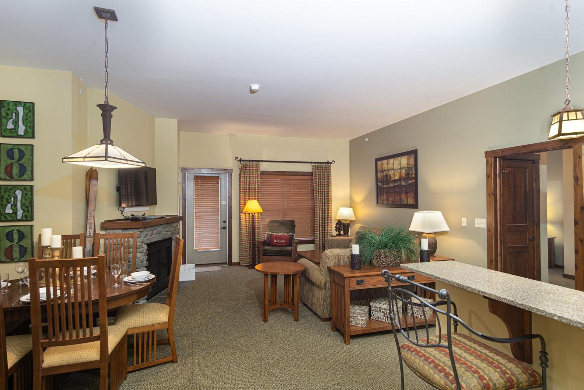 Soaring Eagle #406: 2 Bedrooms, 2 Full Baths: Slope Side, Hot Tubs Underground Parking