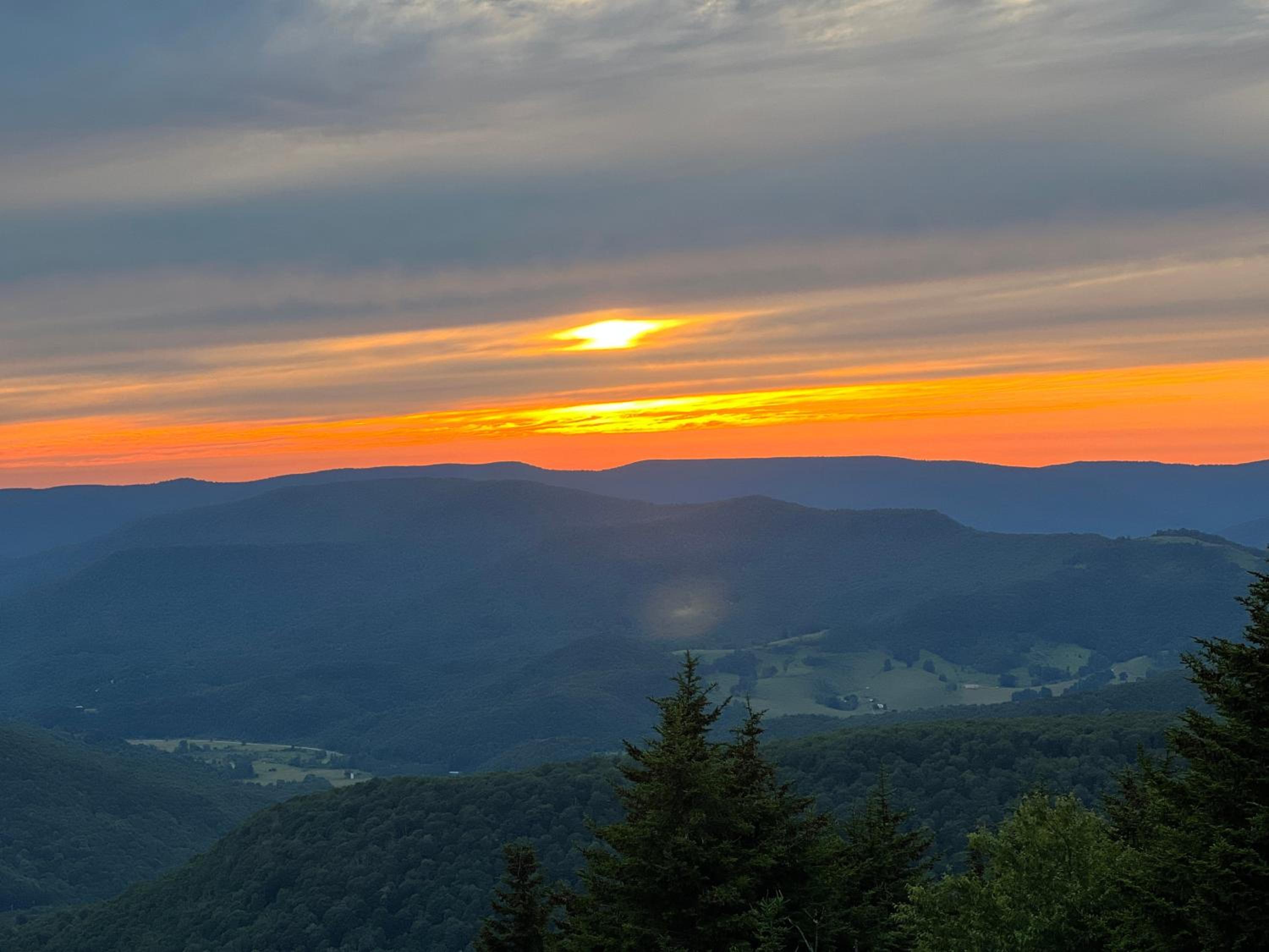 Slope side 8 BR at Sanctuary Majestic Mountain Top Estate 4800 square feet of quality sleeps 16