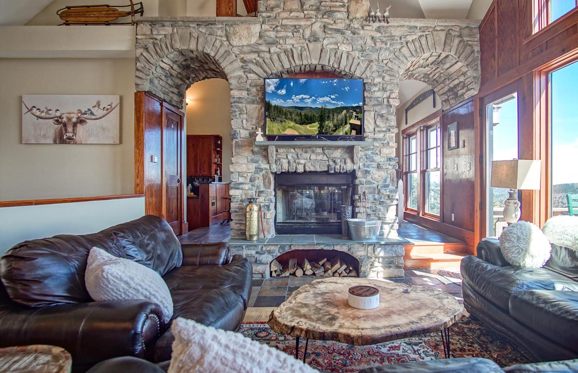 Slope side 8 BR at Sanctuary Majestic Mountain Top Estate 4800 square feet of quality sleeps 16